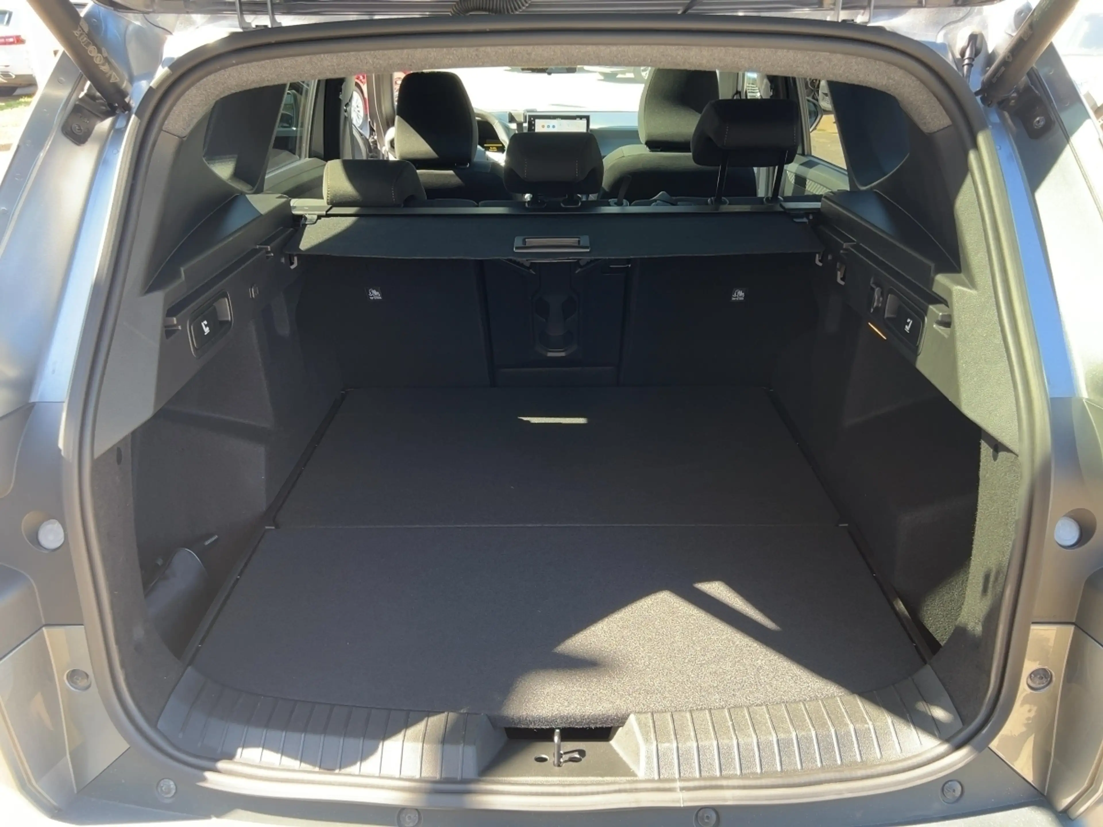 Dacia Bigster 1.8 E-TECH Hybrid 155 Extreme — photo 18