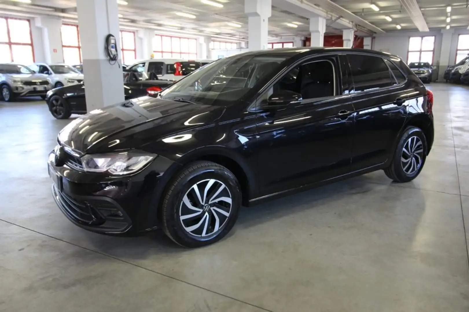 Volkswagen Polo 1.0 TSI DSG Life Schwarz - 2