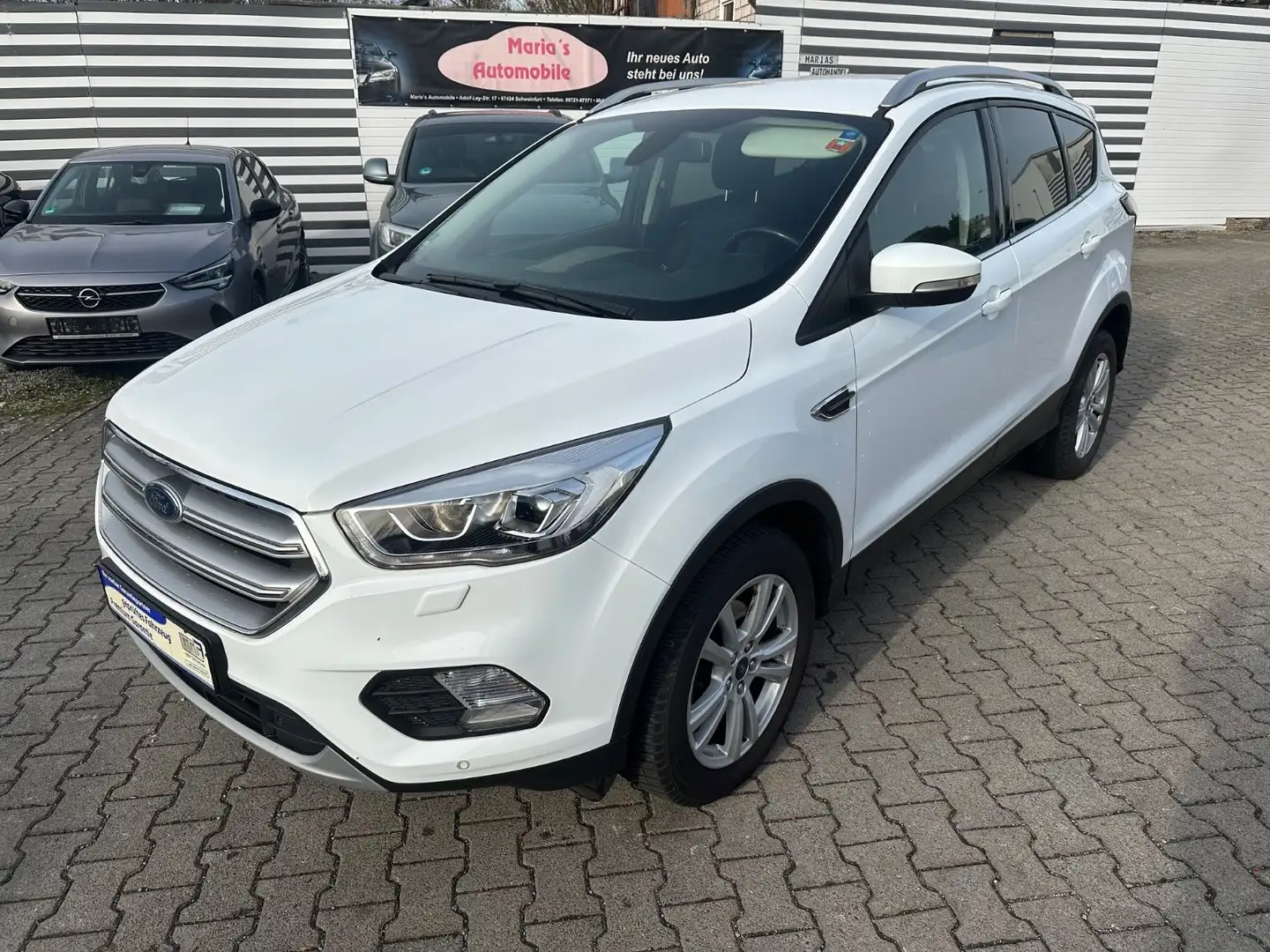 Ford Kuga Cool & Connect Weiß - 1