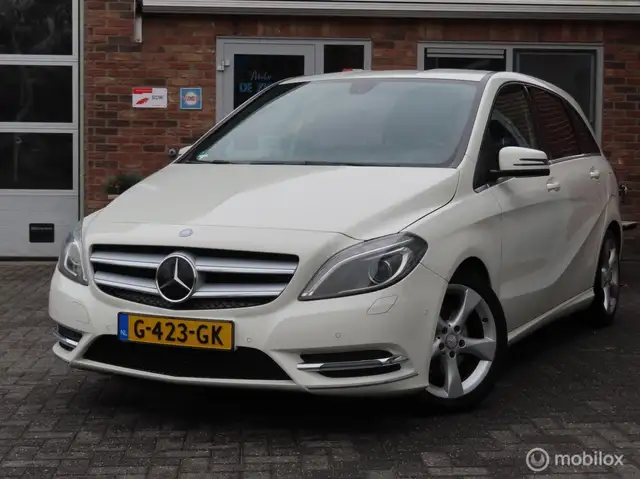 Mercedes-Benz B 180 Sport Ambition|Wegklapbare trekhaak|Stoelverwarmin