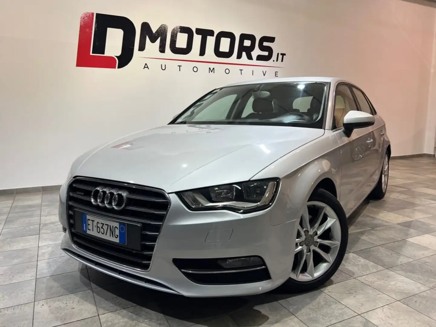 Audi A3 SPB 2.0 TDI quattro Ambition Silber - 2