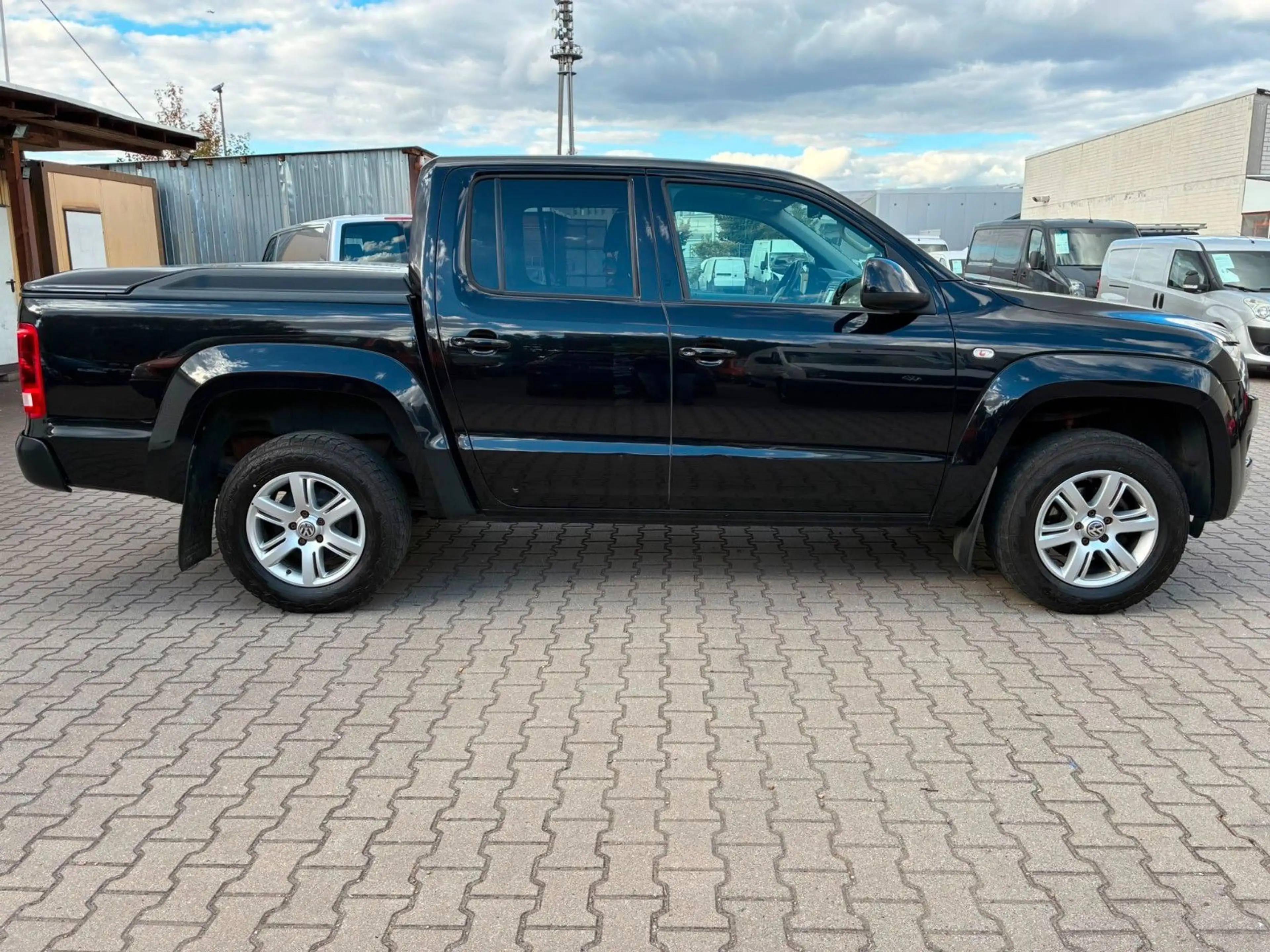 Volkswagen Amarok Trendline DoubleCab — photo 5