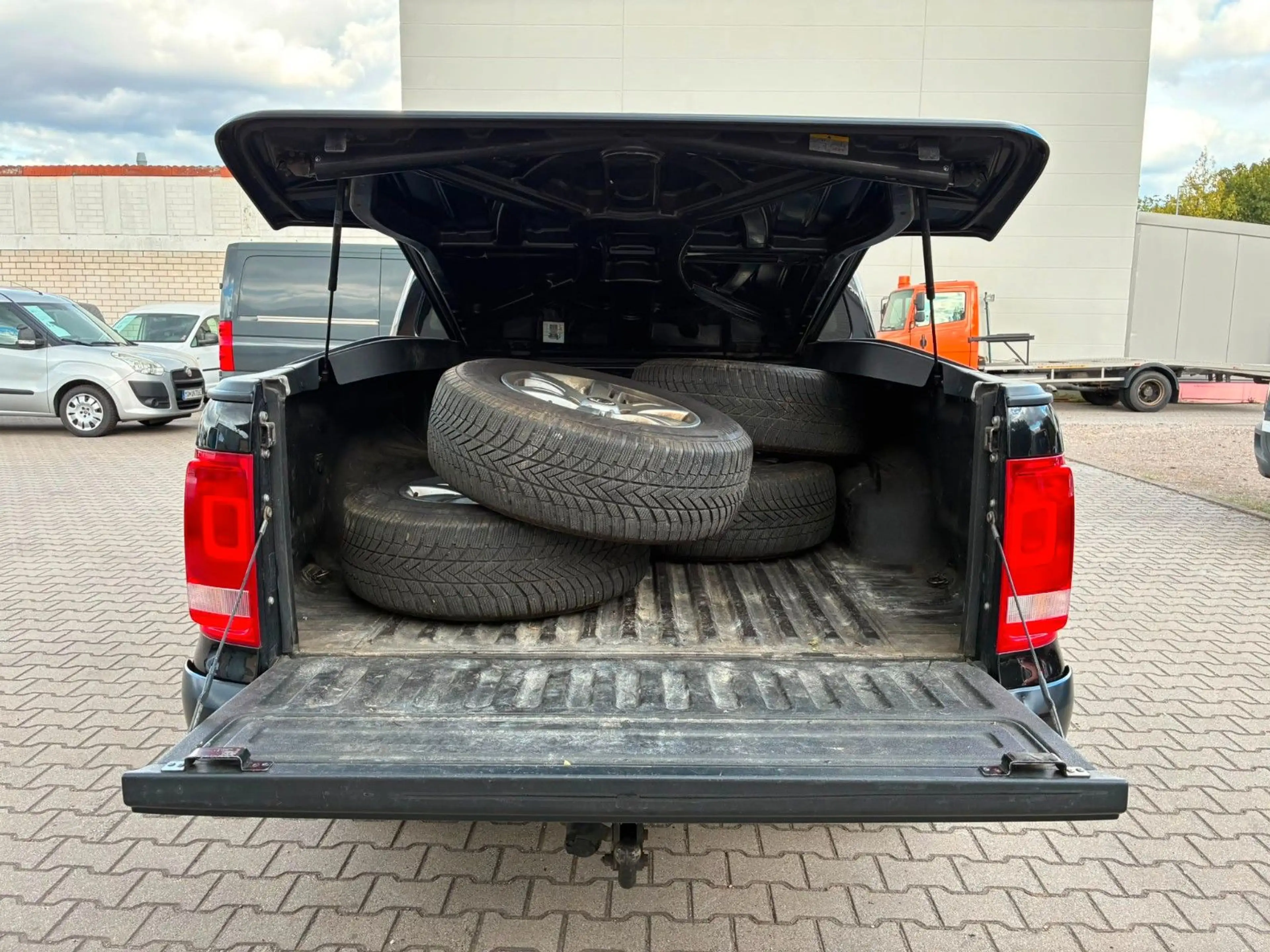 Volkswagen Amarok Trendline DoubleCab — photo 10