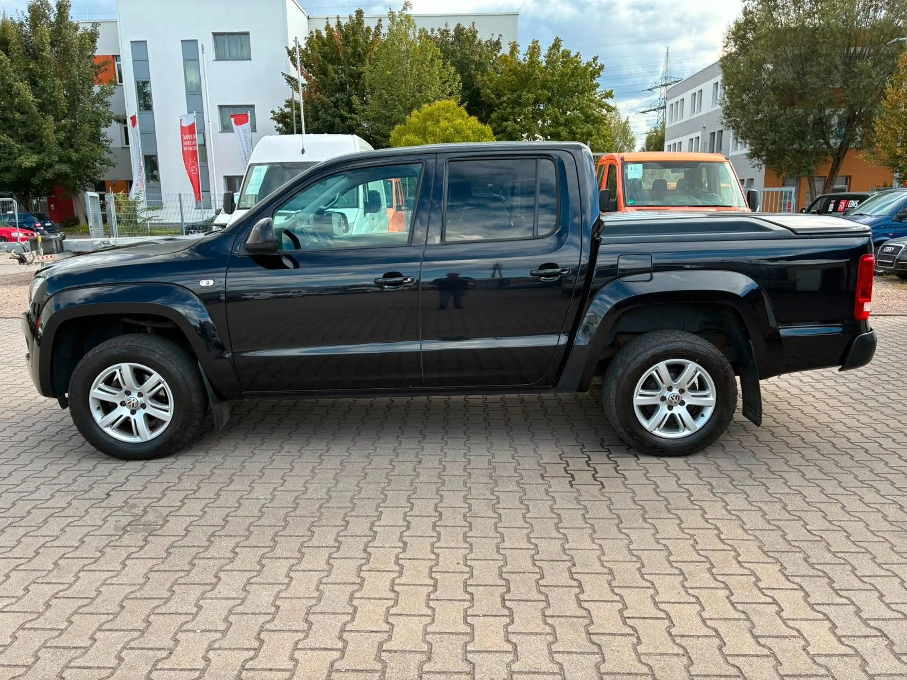 Volkswagen Amarok Trendline DoubleCab — photo 4