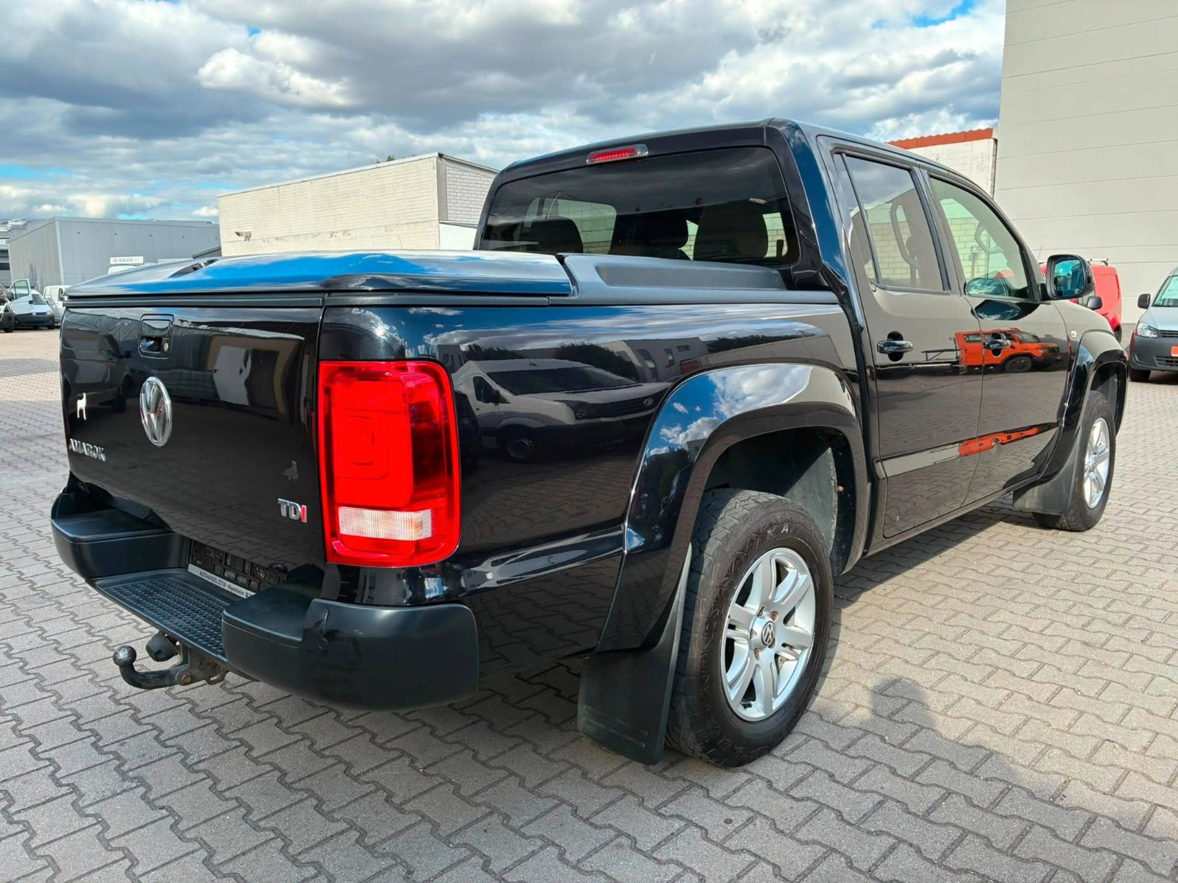 Volkswagen Amarok Trendline DoubleCab — photo 8