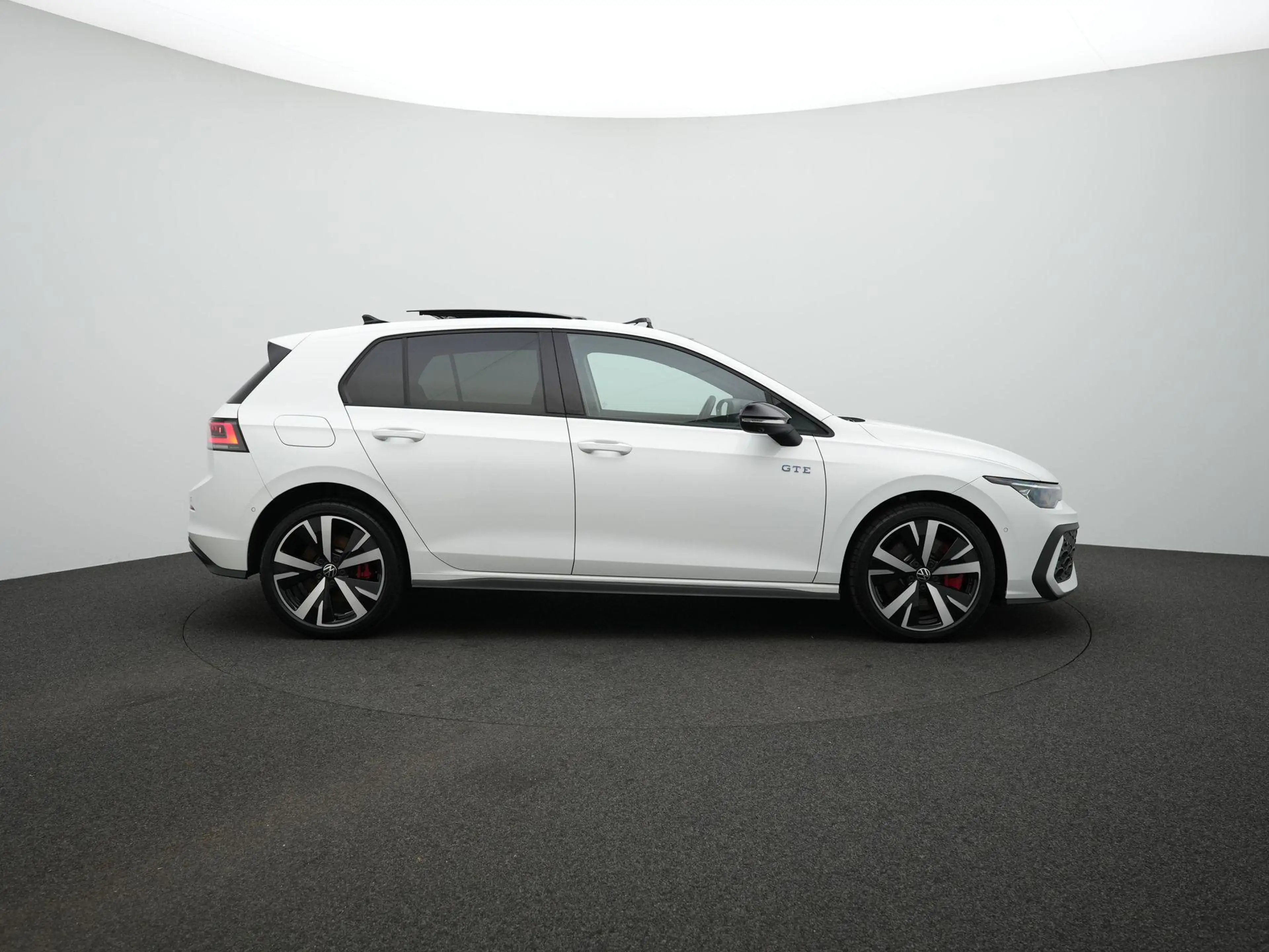 Volkswagen Golf GTE 1.5 eHybrid 272pk | Panoramadak | Matrix LED Kopla — photo 6