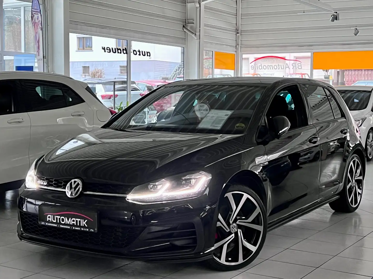 Volkswagen Golf Limousine in Schwarz gebraucht in Nohfelden für € 22.990