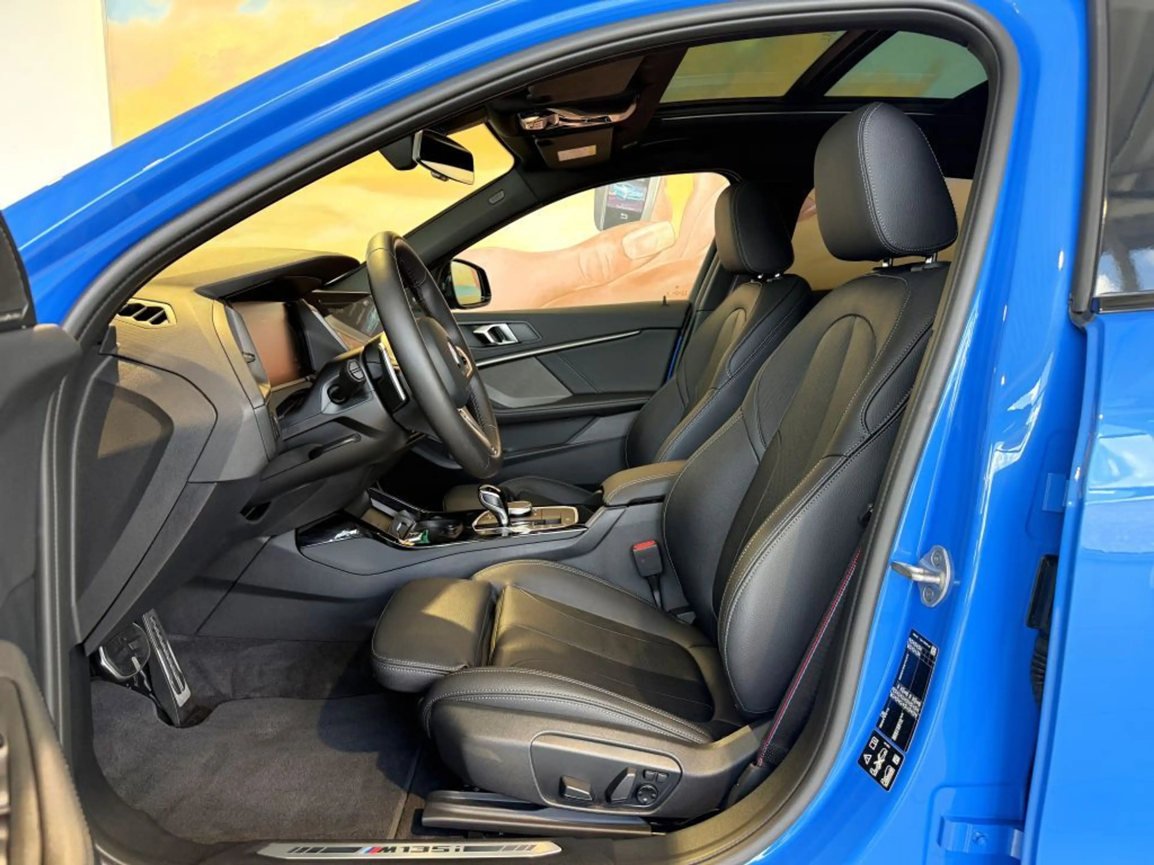 BMW 135 i xDr. PANO+ACC+KOMF+HUD+KAM+HARM+AL+LEDer+ — photo 3