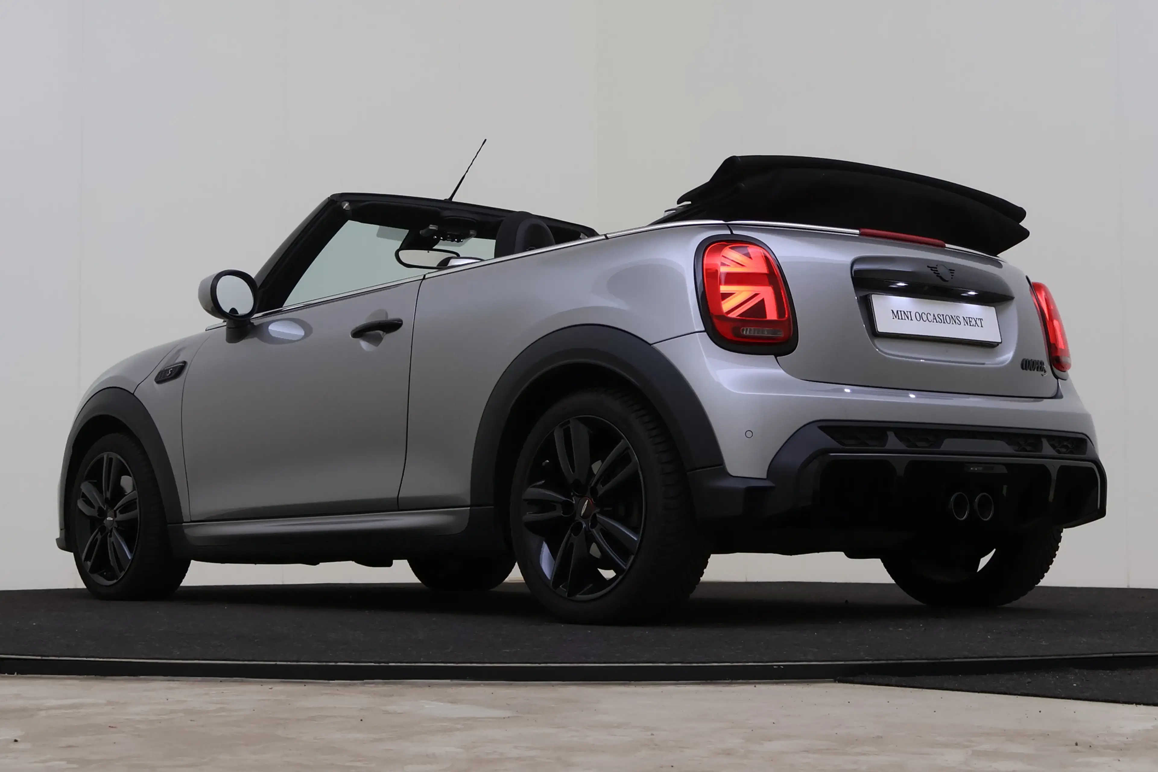 MINI John Cooper Works Cabrio S JCW Automaat / JCW Sportstoelen / Comfort Access — photo 11