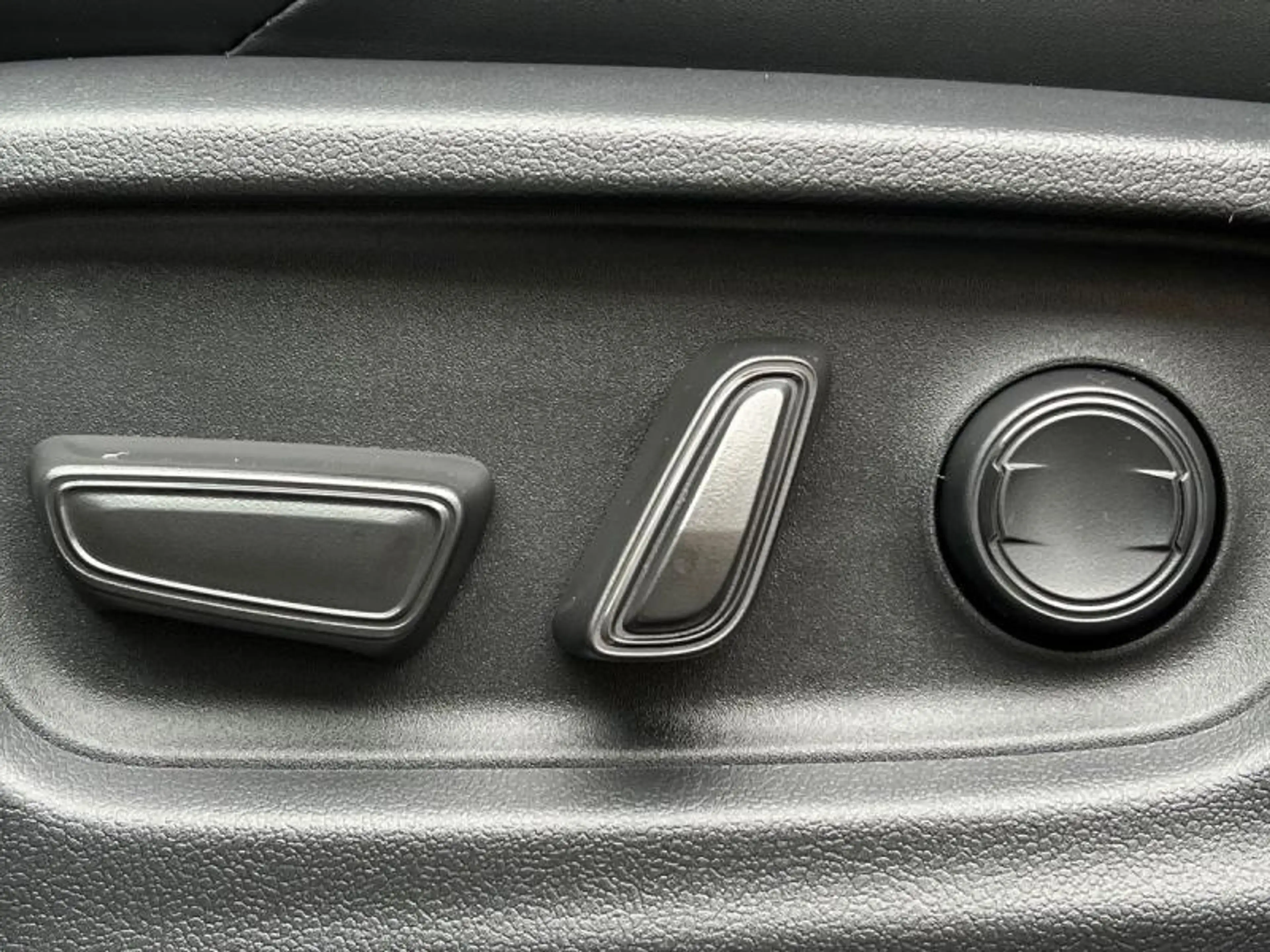 Toyota bZ4X Touring Business+360°cam+gps+sens V+A — photo 8