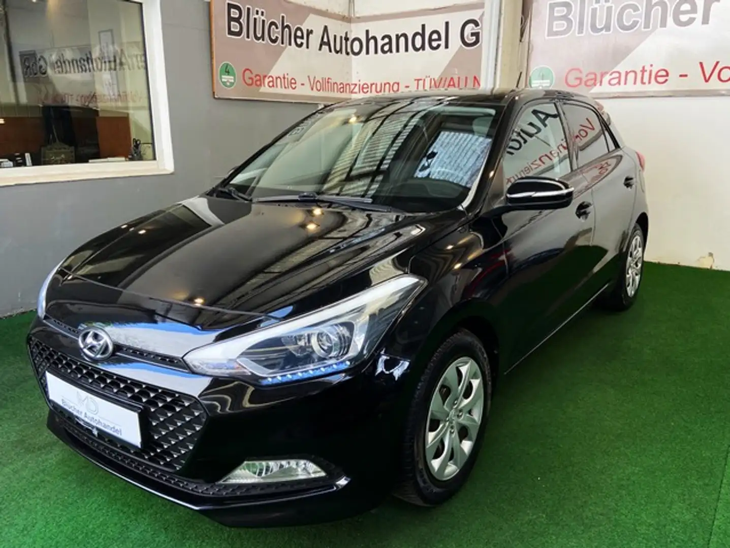 Hyundai i20 Automatik PDC LED Bluetooth YES! Schwarz - 1