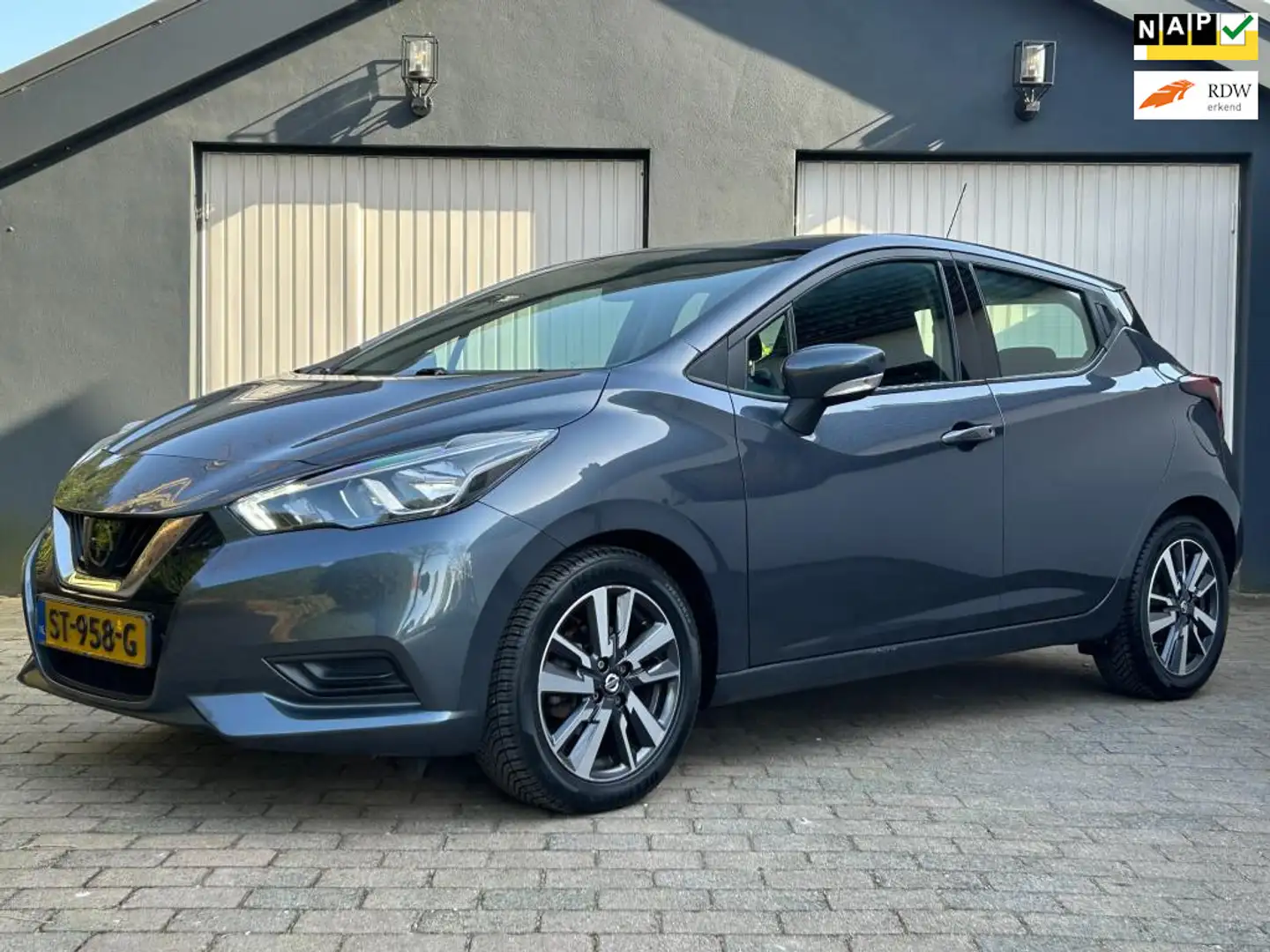 Nissan Micra 1.0L Acenta / All-in prijs Gris - 1