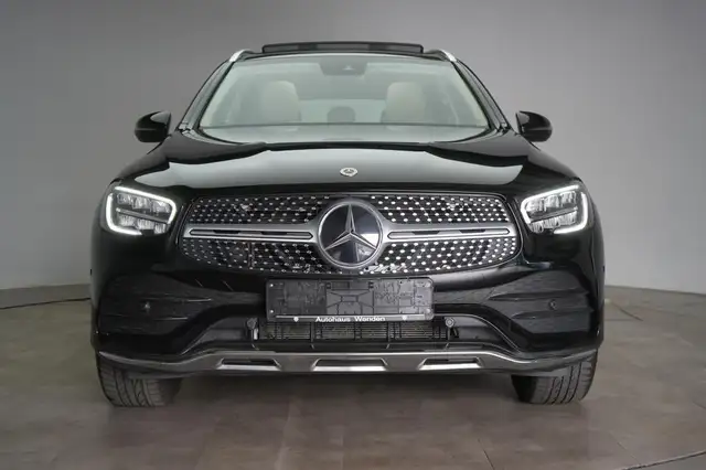 Mercedes-Benz GLC view 2
