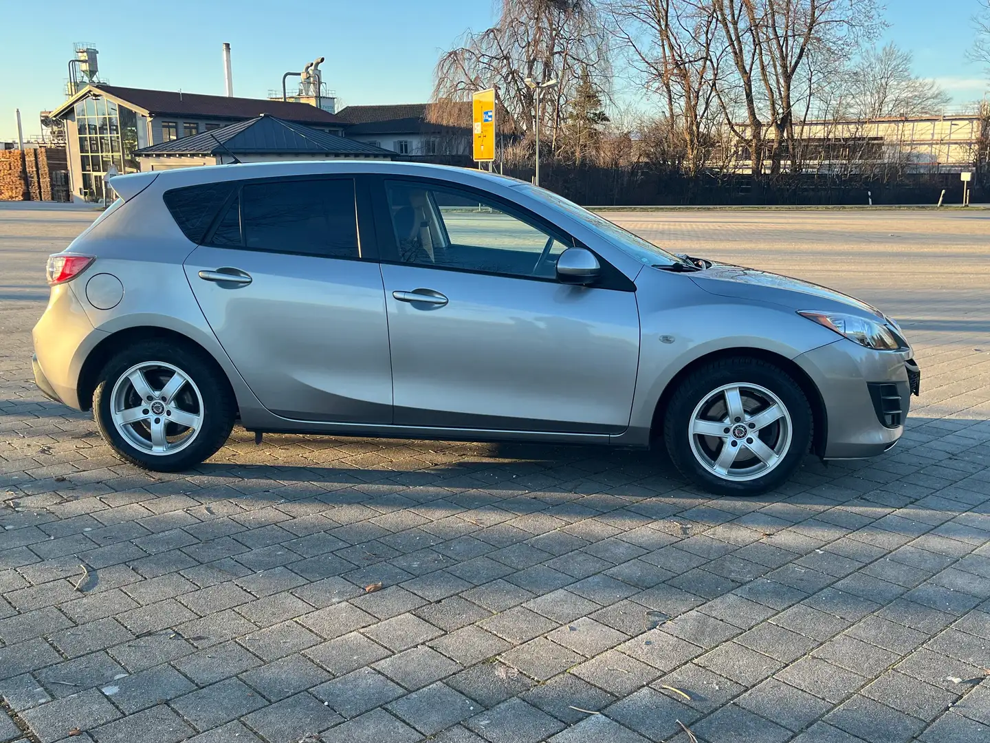 Mazda 3 3 2.0 MZR DISI High-Line Gris - 2