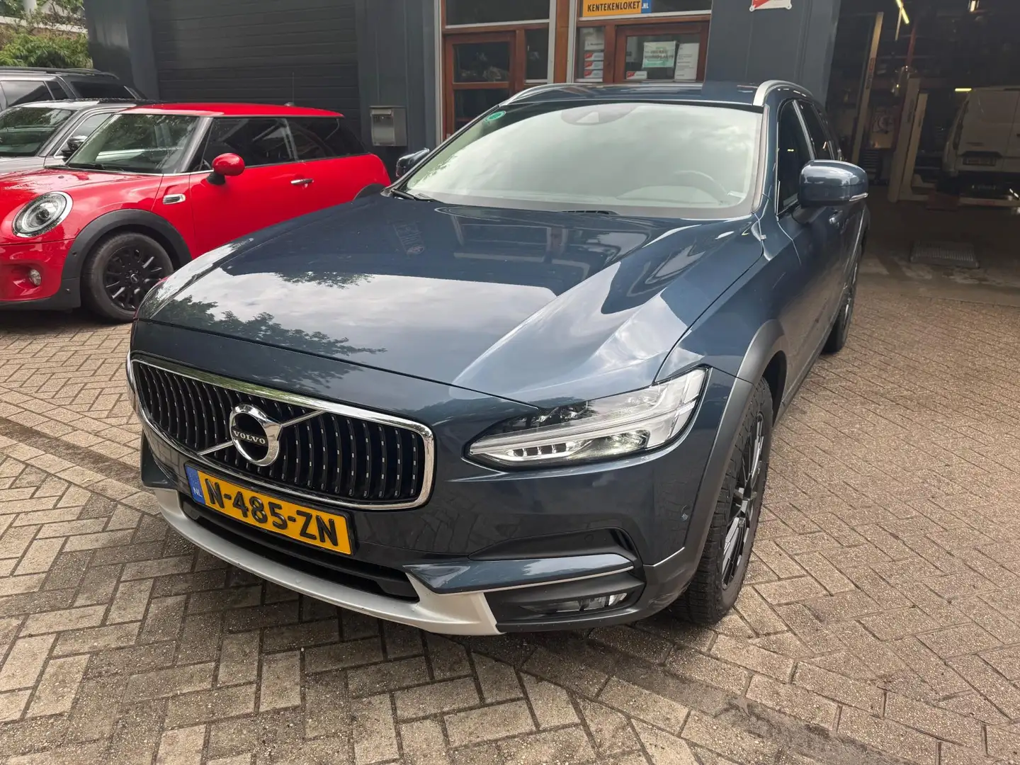 Volvo V90 Cross Country 2.0 T5 Pro Albastru - 2