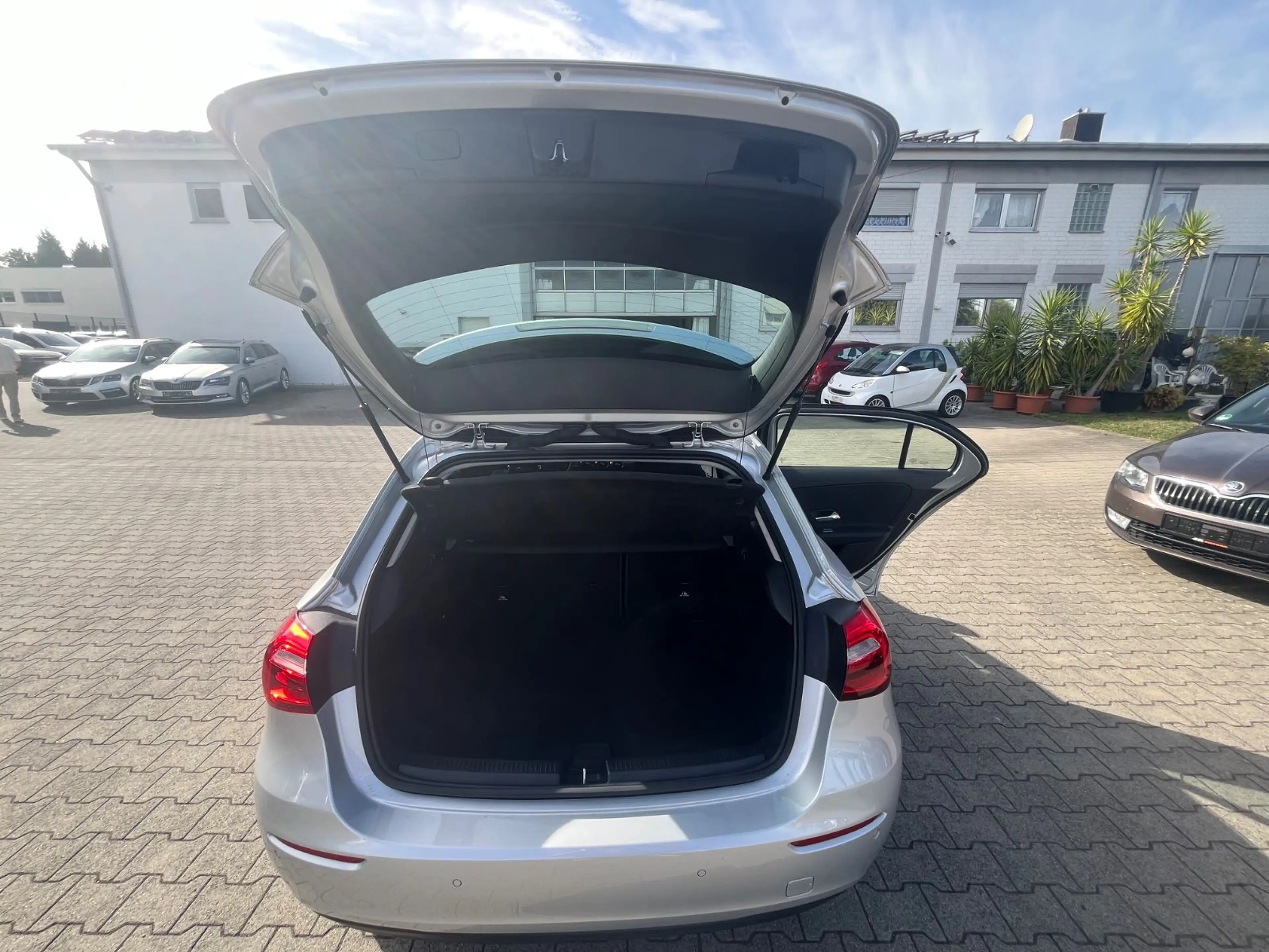 Mercedes-Benz A 200 *Kamera*CarPlay*DAB — photo 15