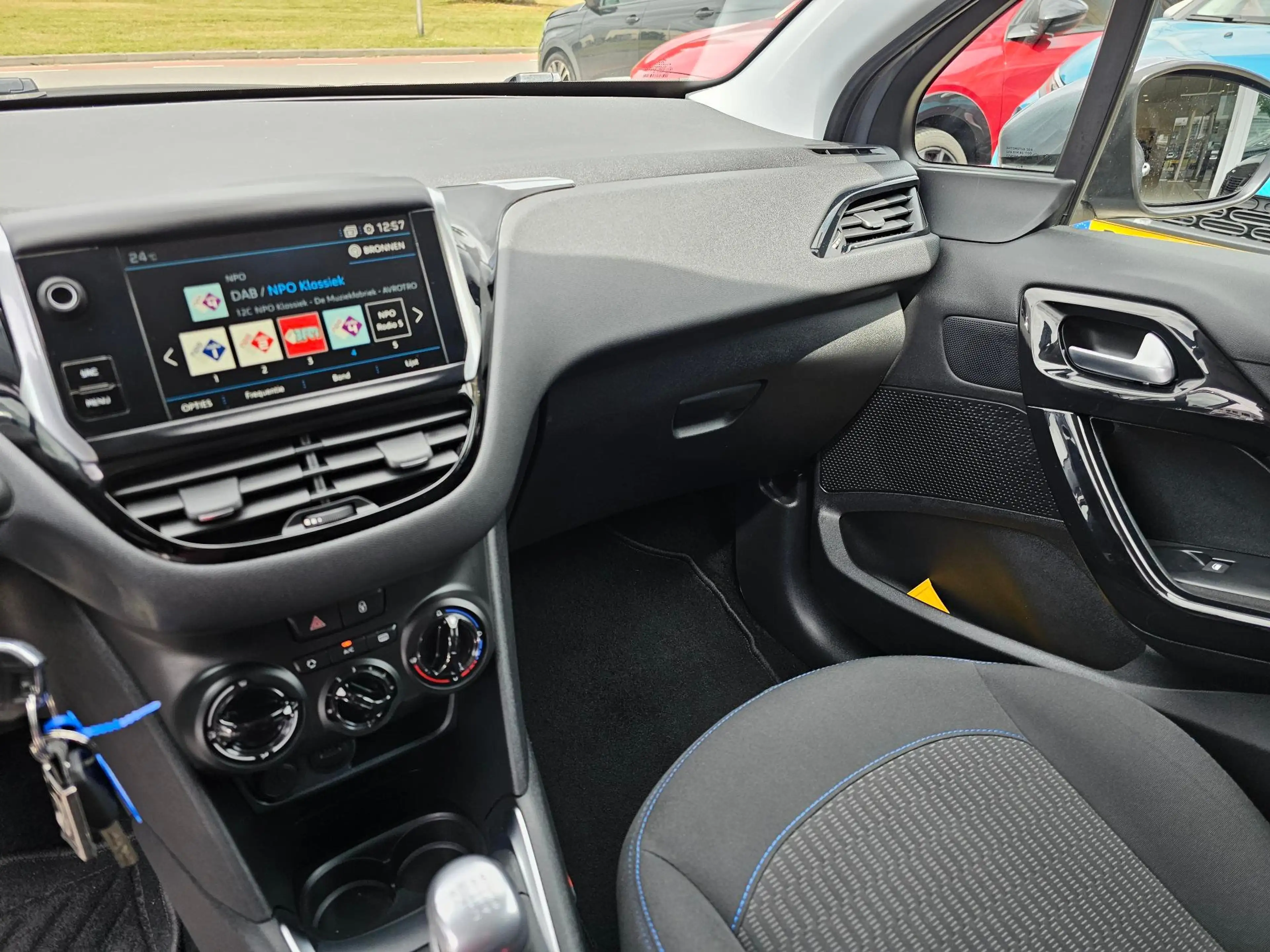 Peugeot 208 1.2 PureTech 110 Signature Parkeerhulp Achter | Tr — photo 7
