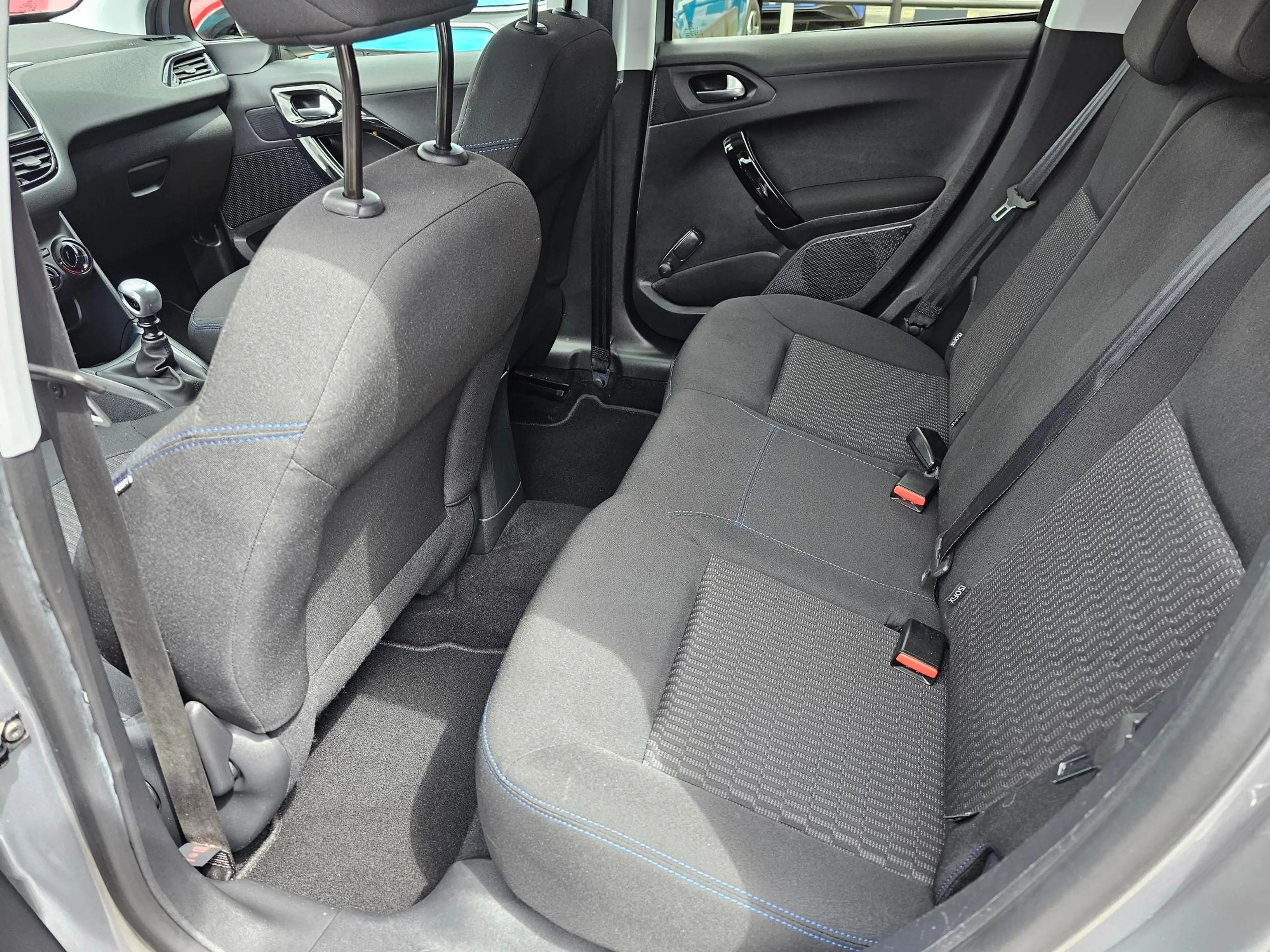 Peugeot 208 1.2 PureTech 110 Signature Parkeerhulp Achter | Tr — photo 18