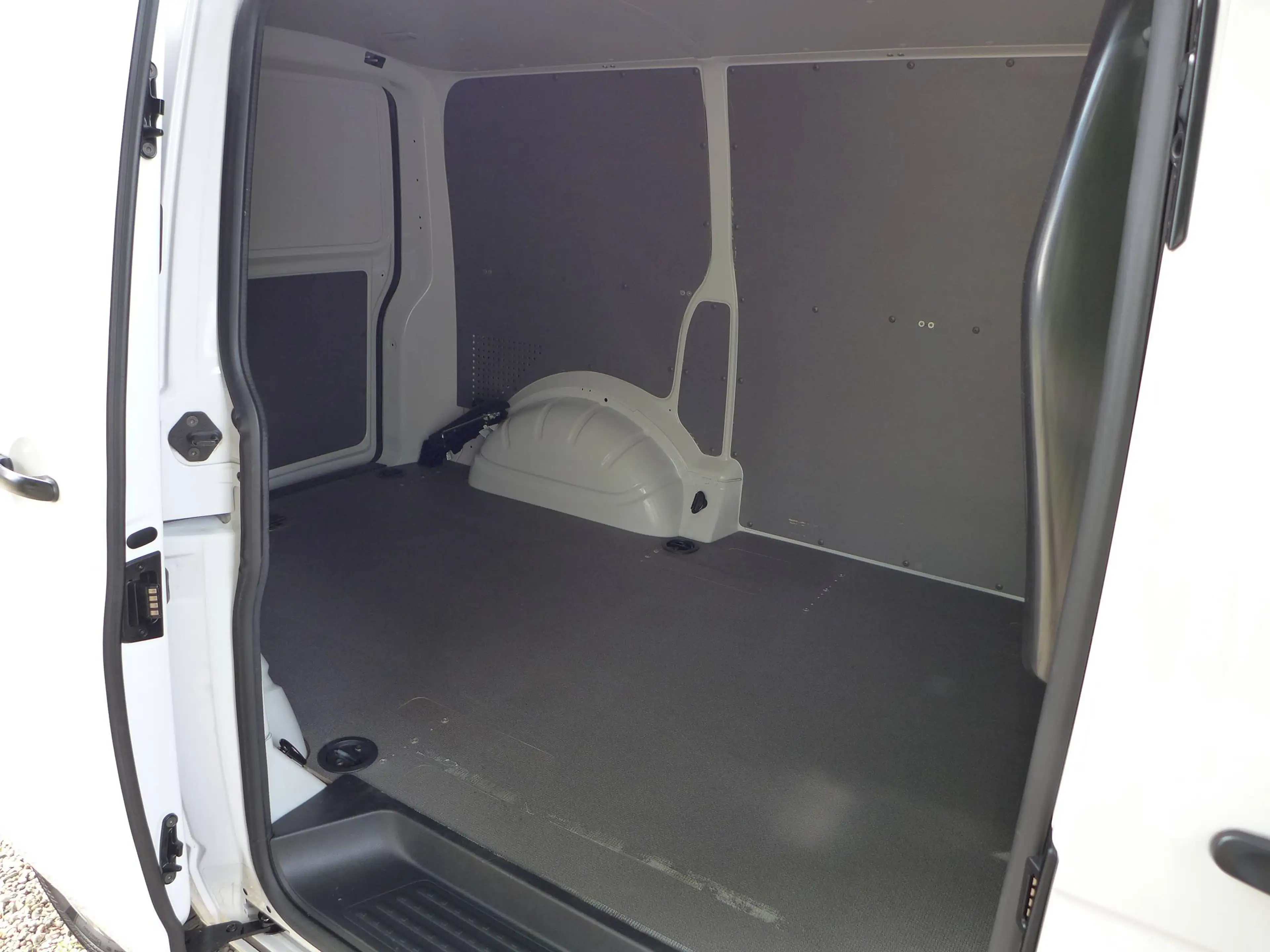 Volkswagen T6.1 Transporter Transporter T6.1 2.0 TDI BMT Klima / APP / PDC — photo 12