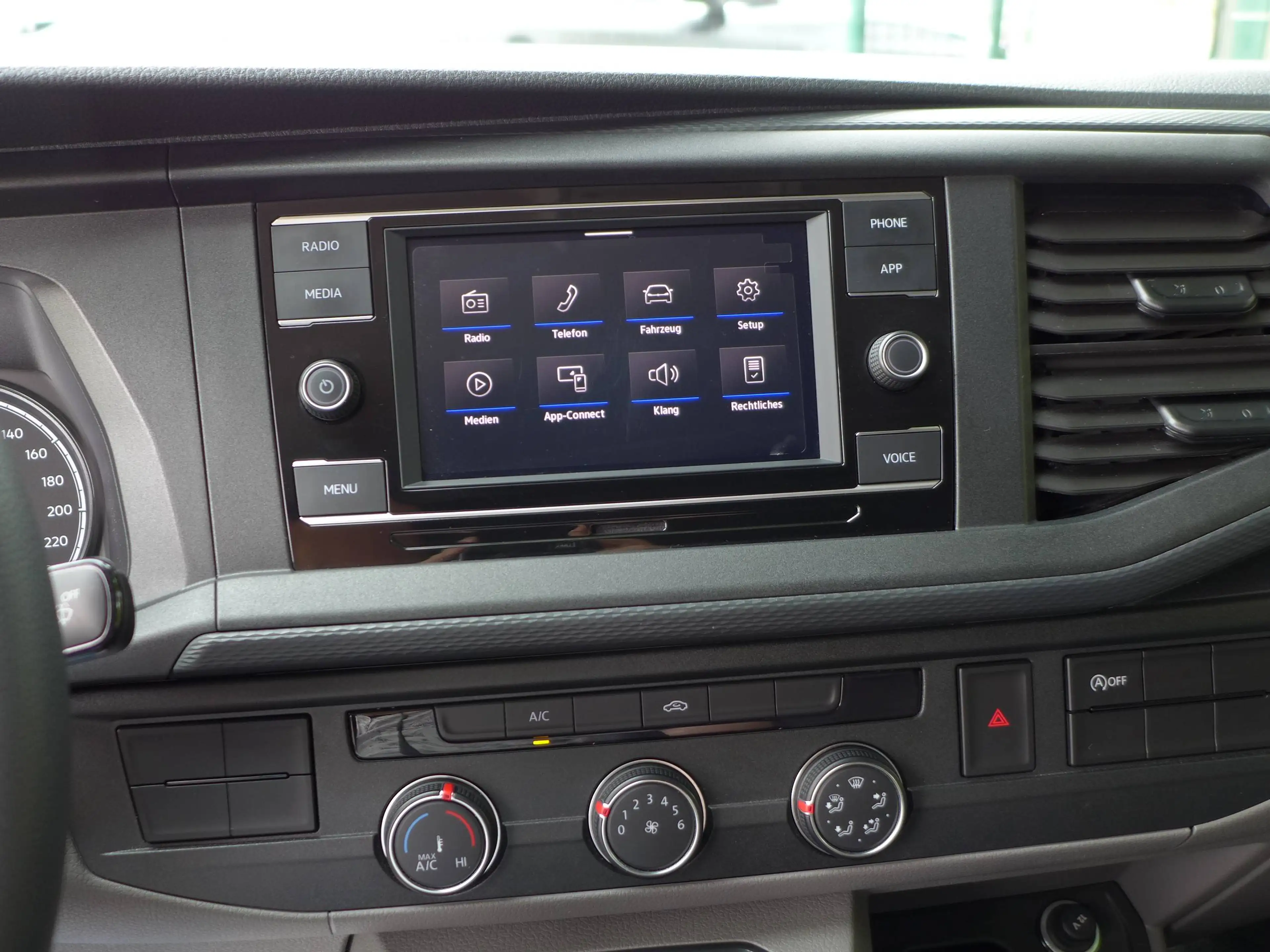 Volkswagen T6.1 Transporter Transporter T6.1 2.0 TDI BMT Klima / APP / PDC — photo 8