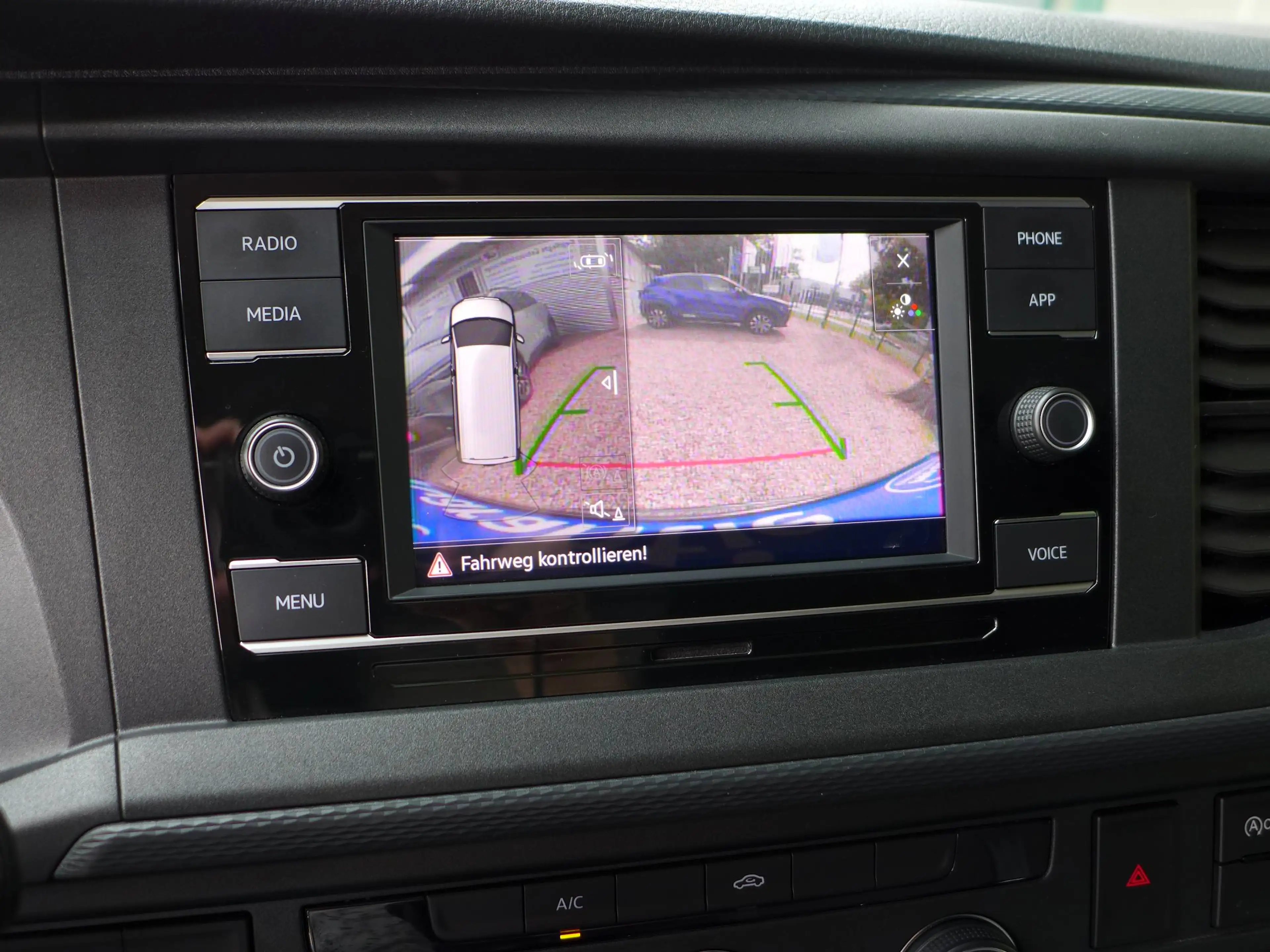 Volkswagen T6.1 Transporter Transporter T6.1 2.0 TDI BMT Klima / APP / PDC — photo 9