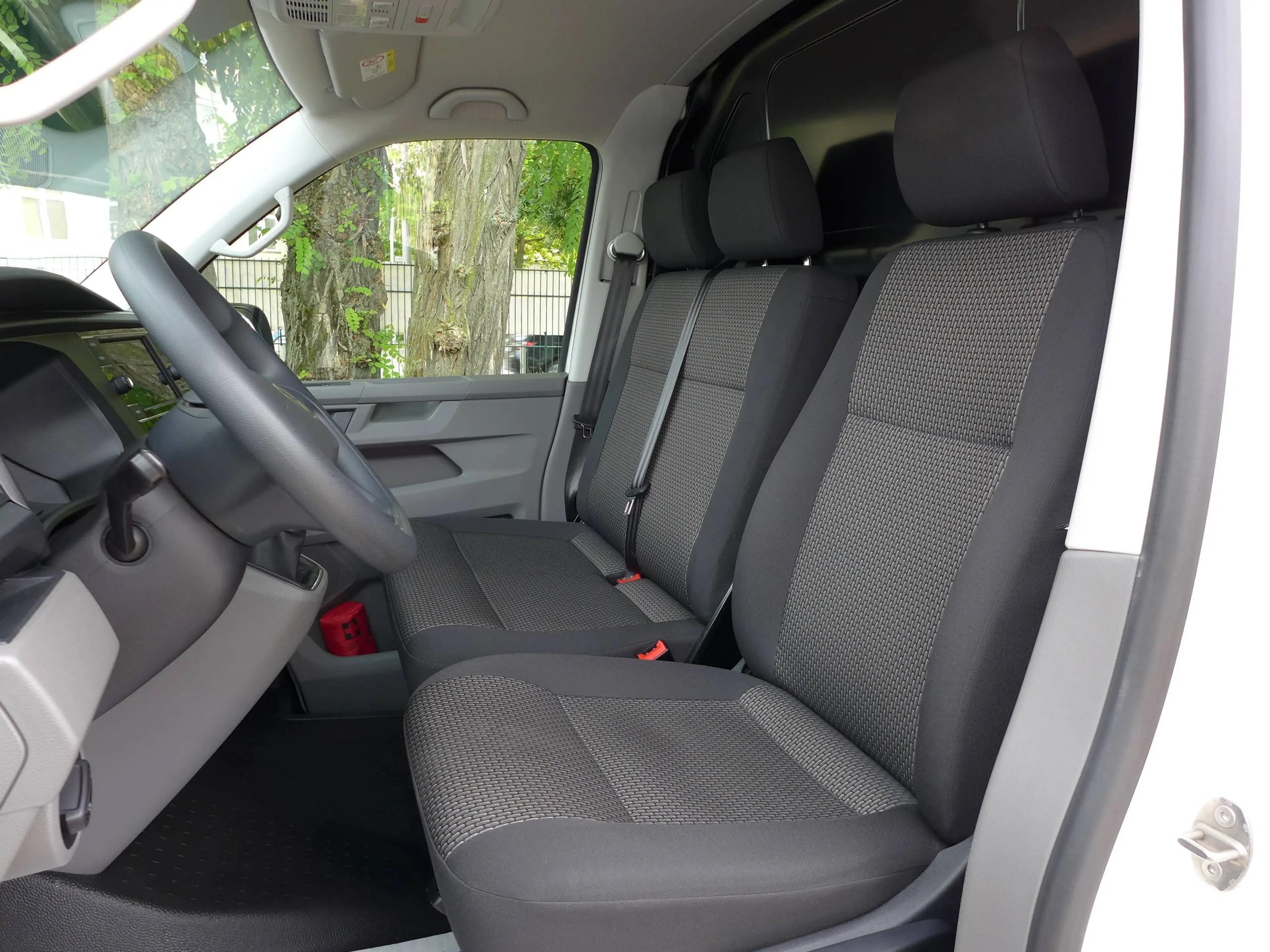 Volkswagen T6.1 Transporter Transporter T6.1 2.0 TDI BMT Klima / APP / PDC — photo 4