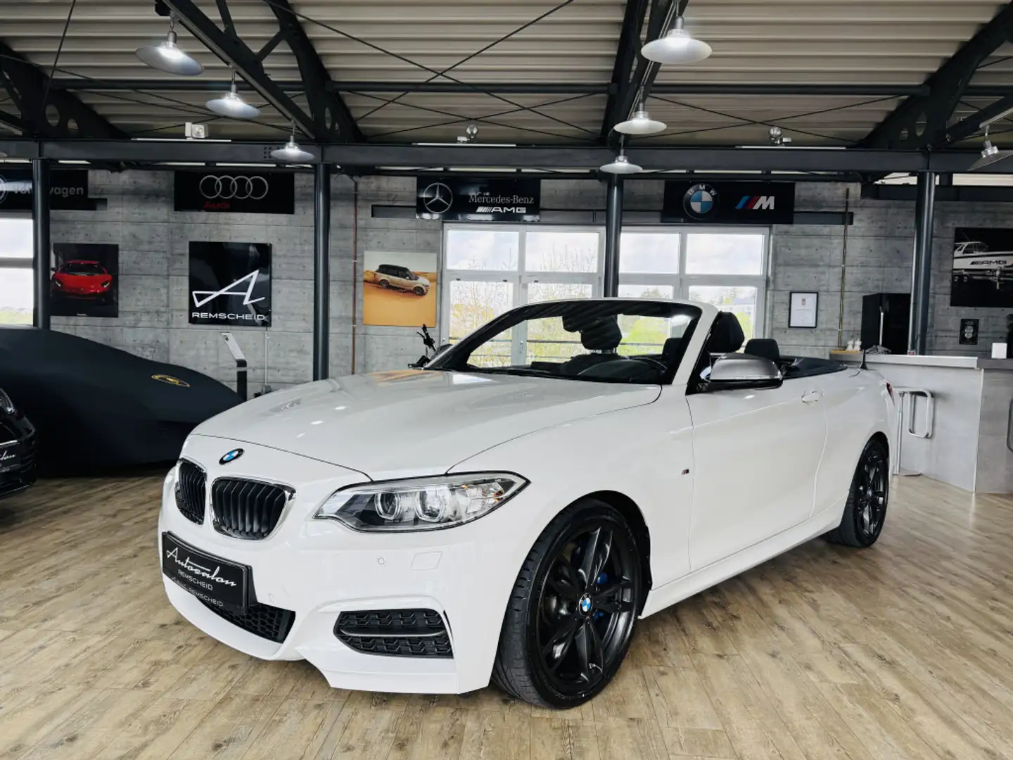 BMW 235 i Cabrio DKG*NAVI*LEDER*BI-XENON* Bílá - 1
