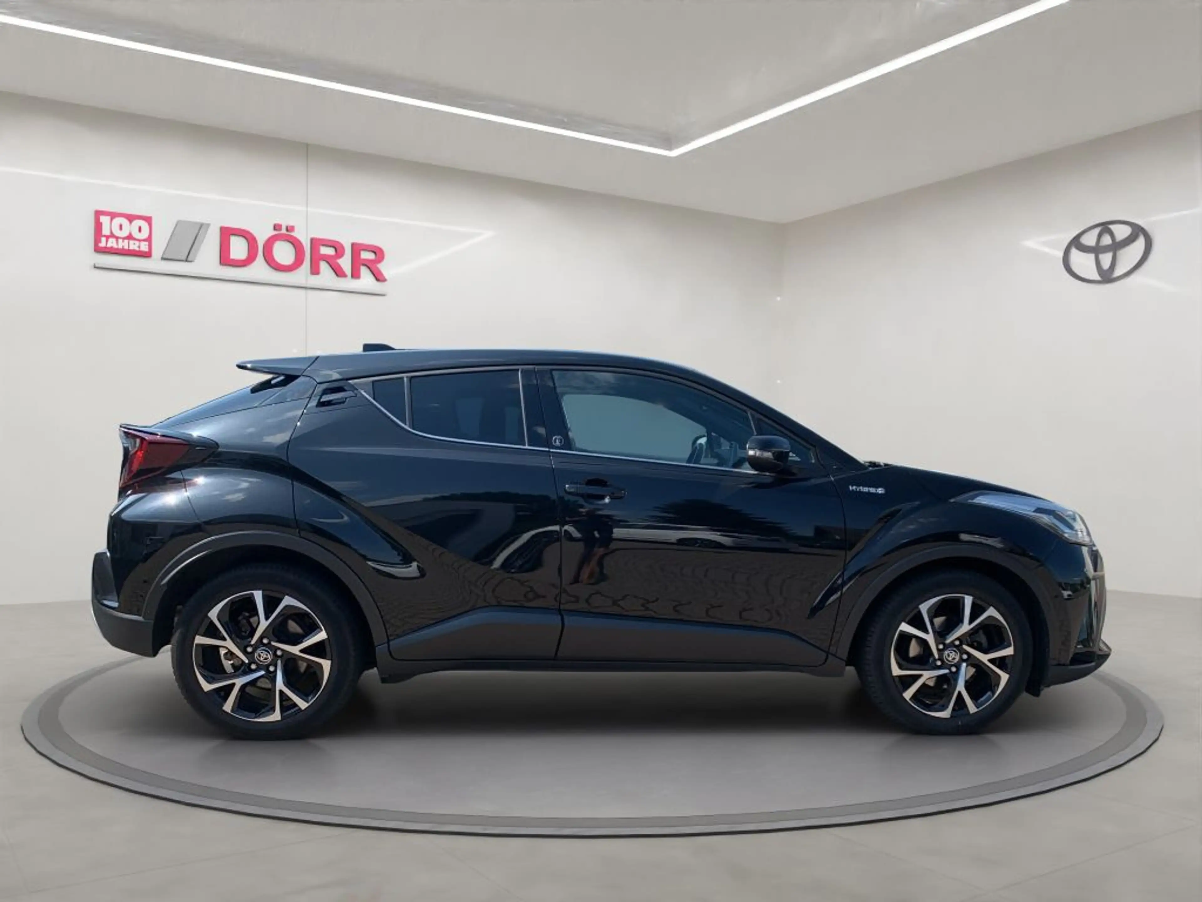 Toyota C-HR 2.0 Hybrid Team Deutschland — photo 6