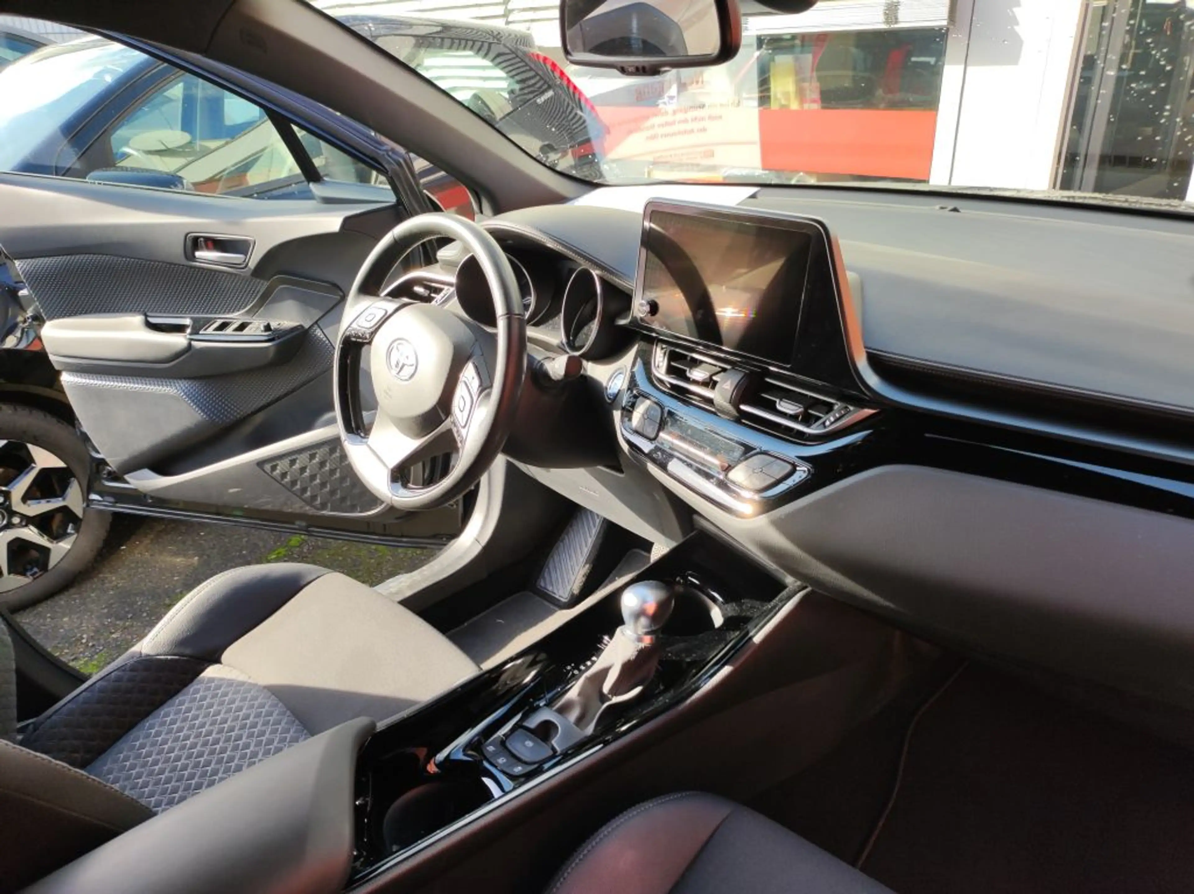 Toyota C-HR 2.0 Hybrid Team Deutschland — photo 10