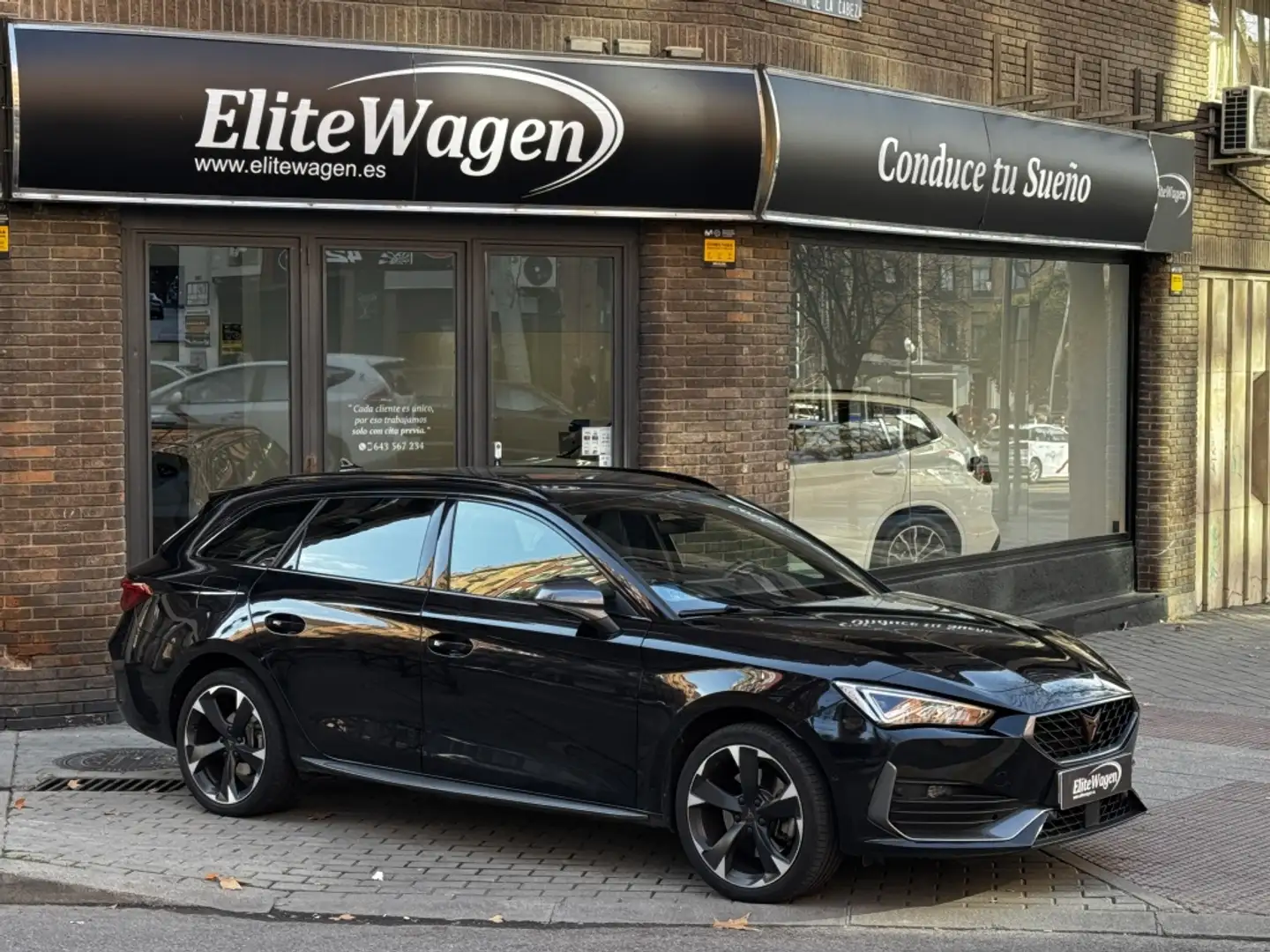 CUPRA Leon Sportstourer 1.4 TSI E HYBRID DSG 204 Schwarz - 1