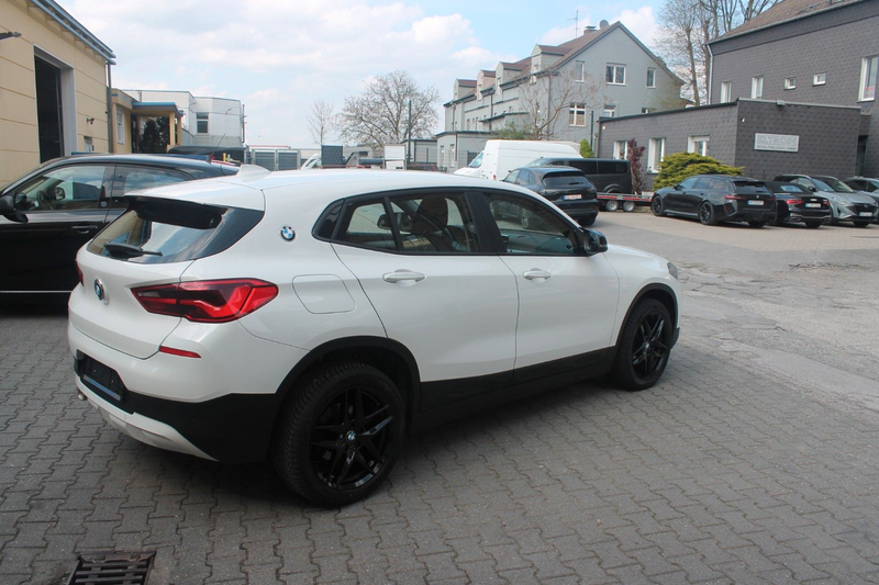 BMW X2 sDrive18i*LED*Navi*RÜKA*AHK*neuer 18"Radsatz* — photo 2