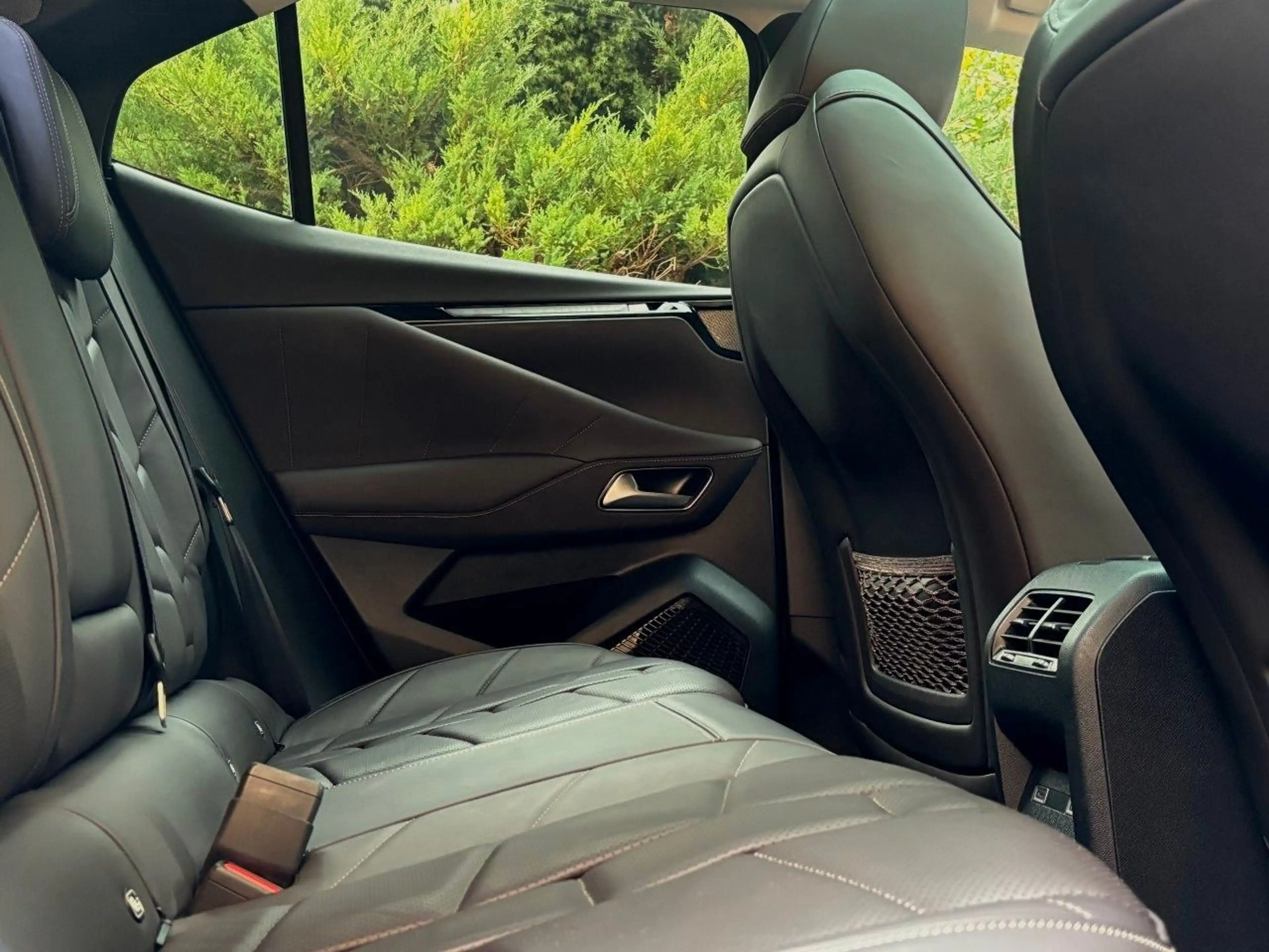 DS Automobiles DS 4 BlueHDI 130 EAT8 Etoille Pano| Nappa | FOCAL — photo 14