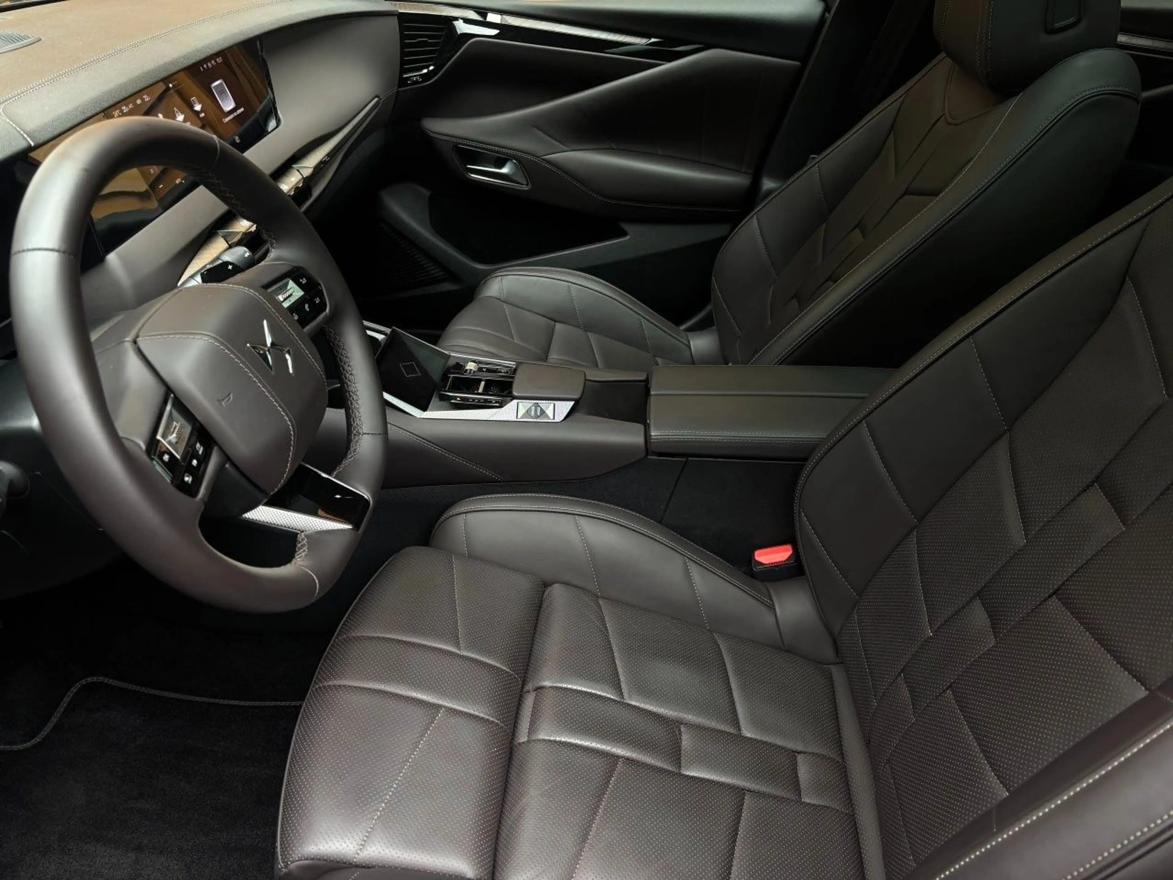 DS Automobiles DS 4 BlueHDI 130 EAT8 Etoille Pano| Nappa | FOCAL — photo 6