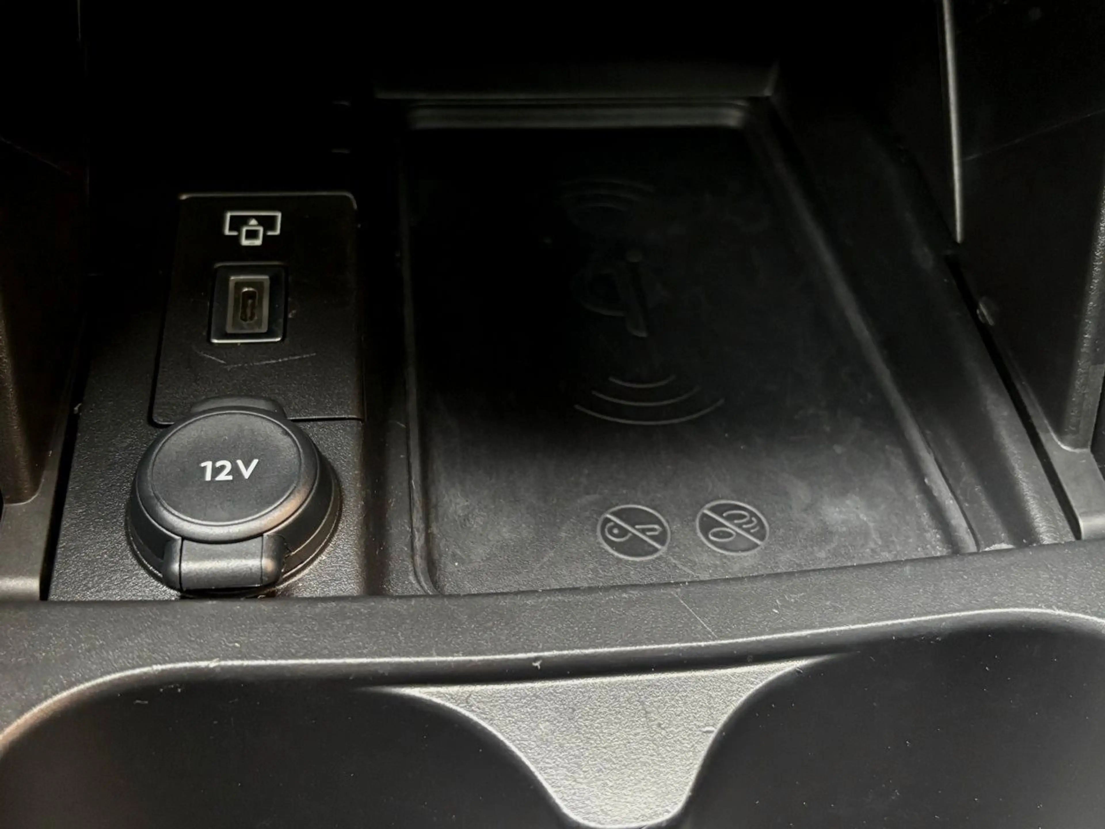 DS Automobiles DS 4 BlueHDI 130 EAT8 Etoille Pano| Nappa | FOCAL — photo 11