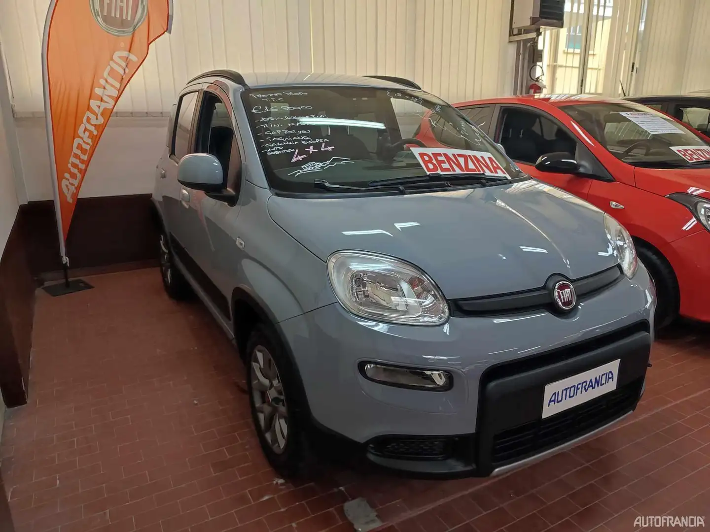 Fiat New Panda 4X4 900 85CV TWINAIR Grijs - 2