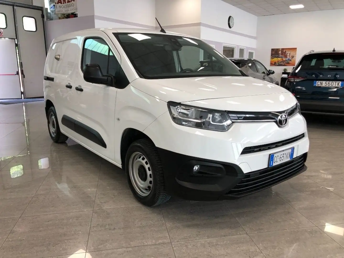 Toyota Proace City 1.2 110 CV S&S Gris - 1