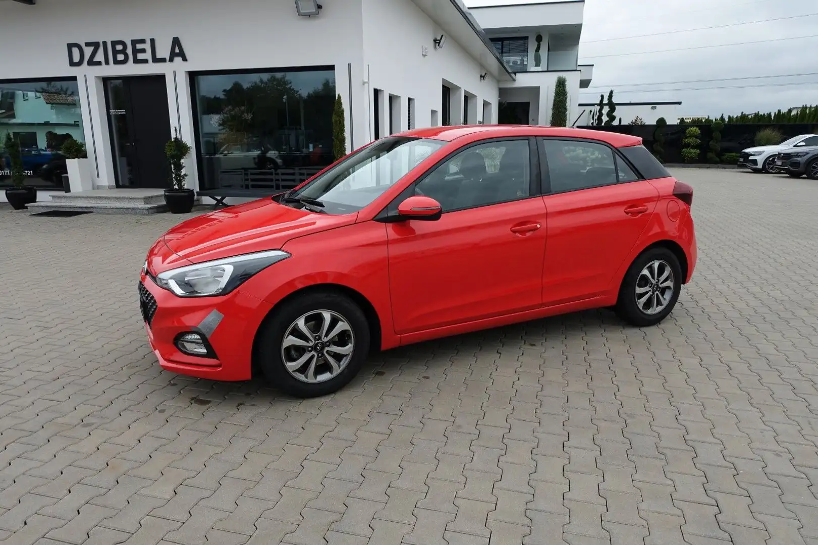 Hyundai i20 1.2 Trend Rot - 1