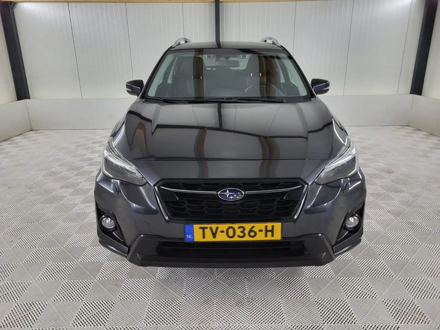 Subaru XV 2.0i Premium, Trekhaak, Camera, Carplay Grijs - 2
