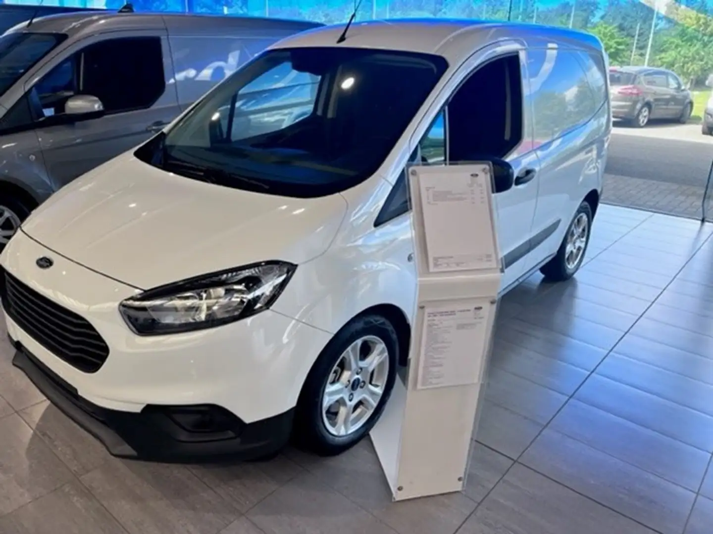 Ford Transit Courier courier 1.5 tdci 100pk  10 km 17900€ +tw Blanc - 2