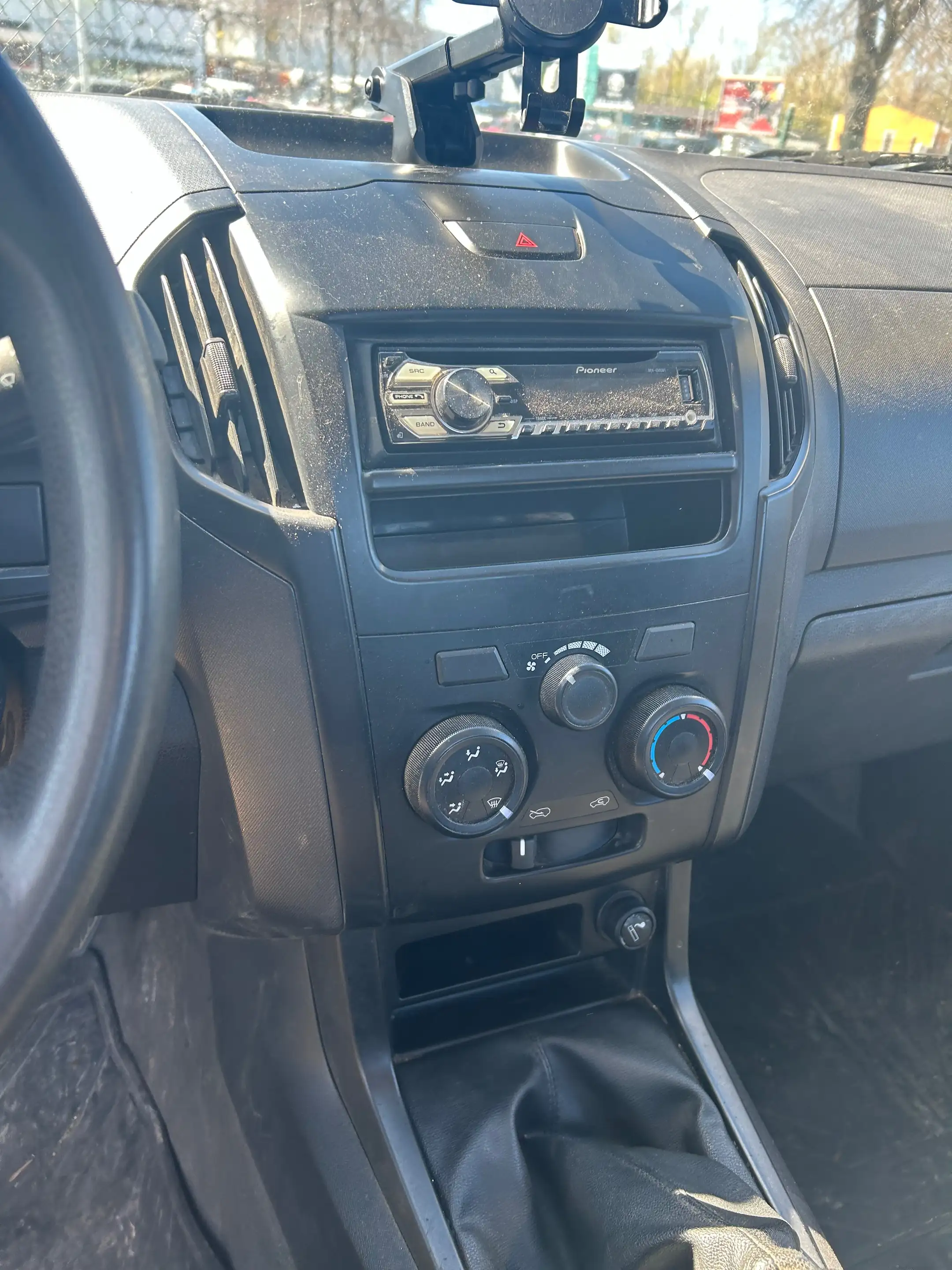 Isuzu D-Max Single Cab Basis 2WD — photo 11