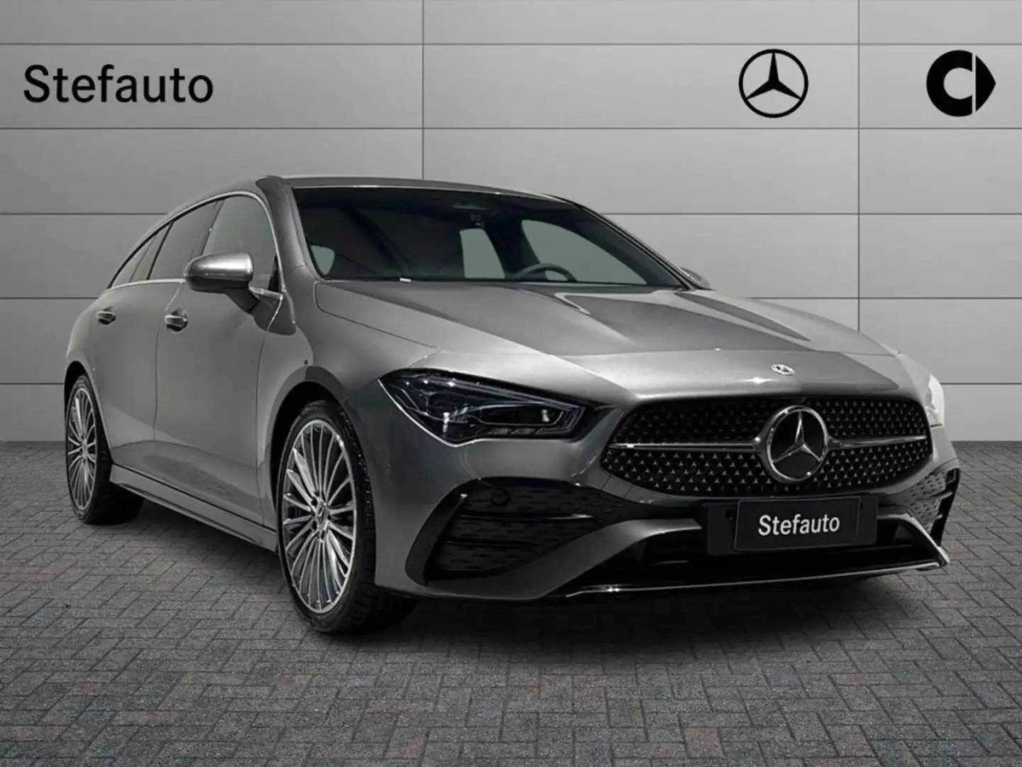 Mercedes-Benz CLA 200 d Automatic Shooting Brake AMG Line Advanced Plus Grau - 1