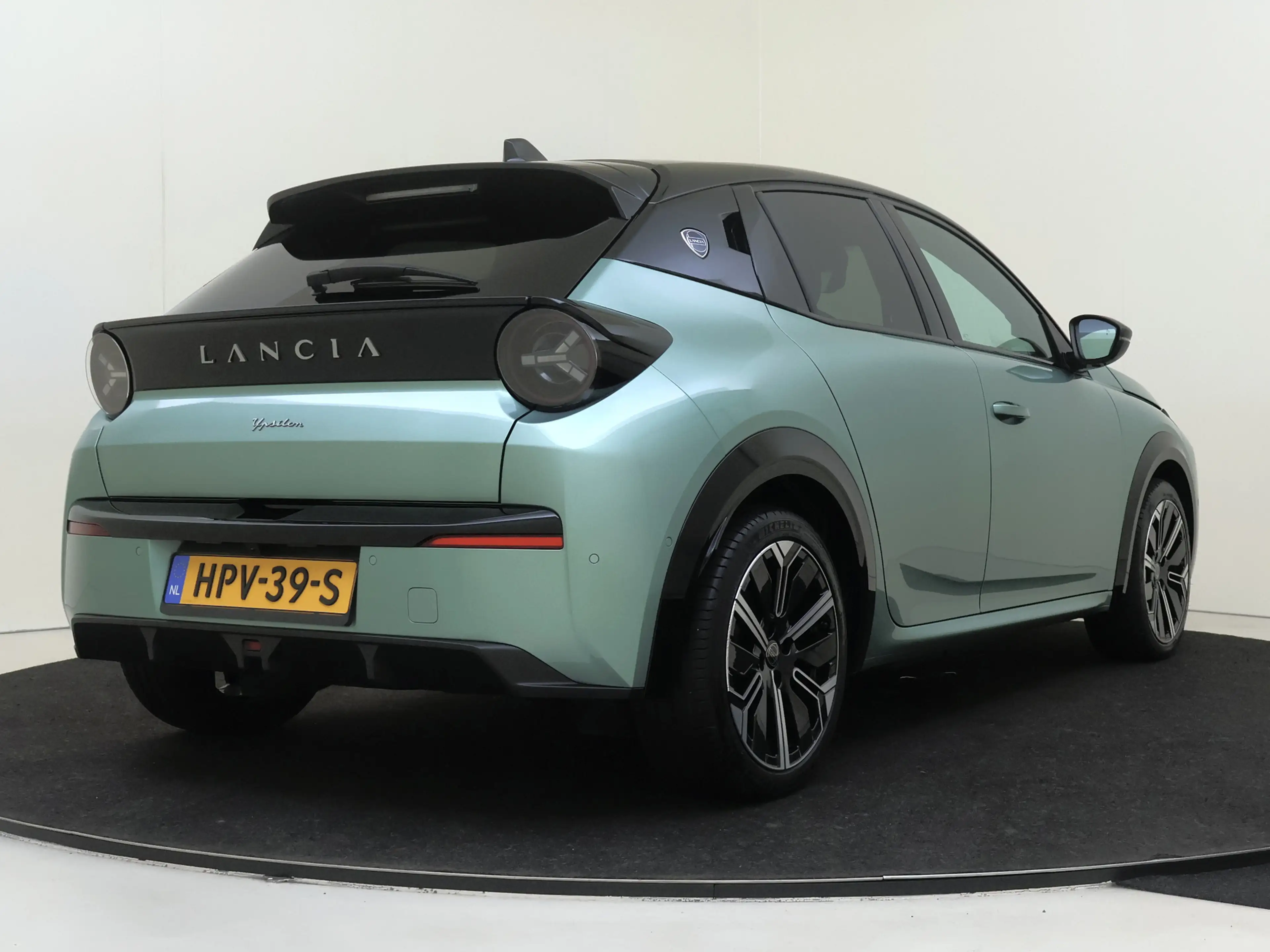 Lancia Ypsilon LX 51 kWh — photo 11