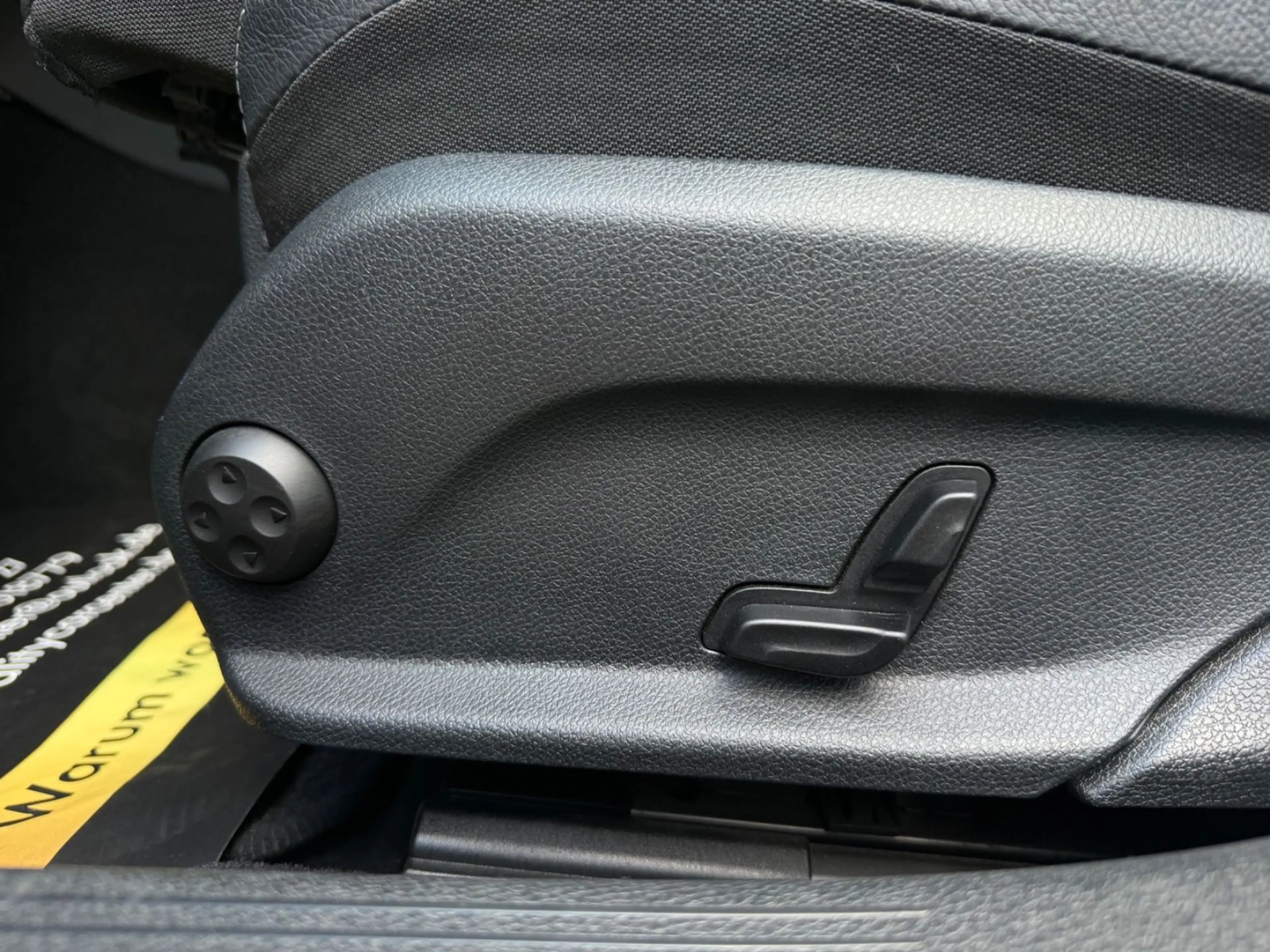 Mercedes-Benz C 250 T 9G AMG SPORT *KAMERA*AHK*NAVI* — photo 11