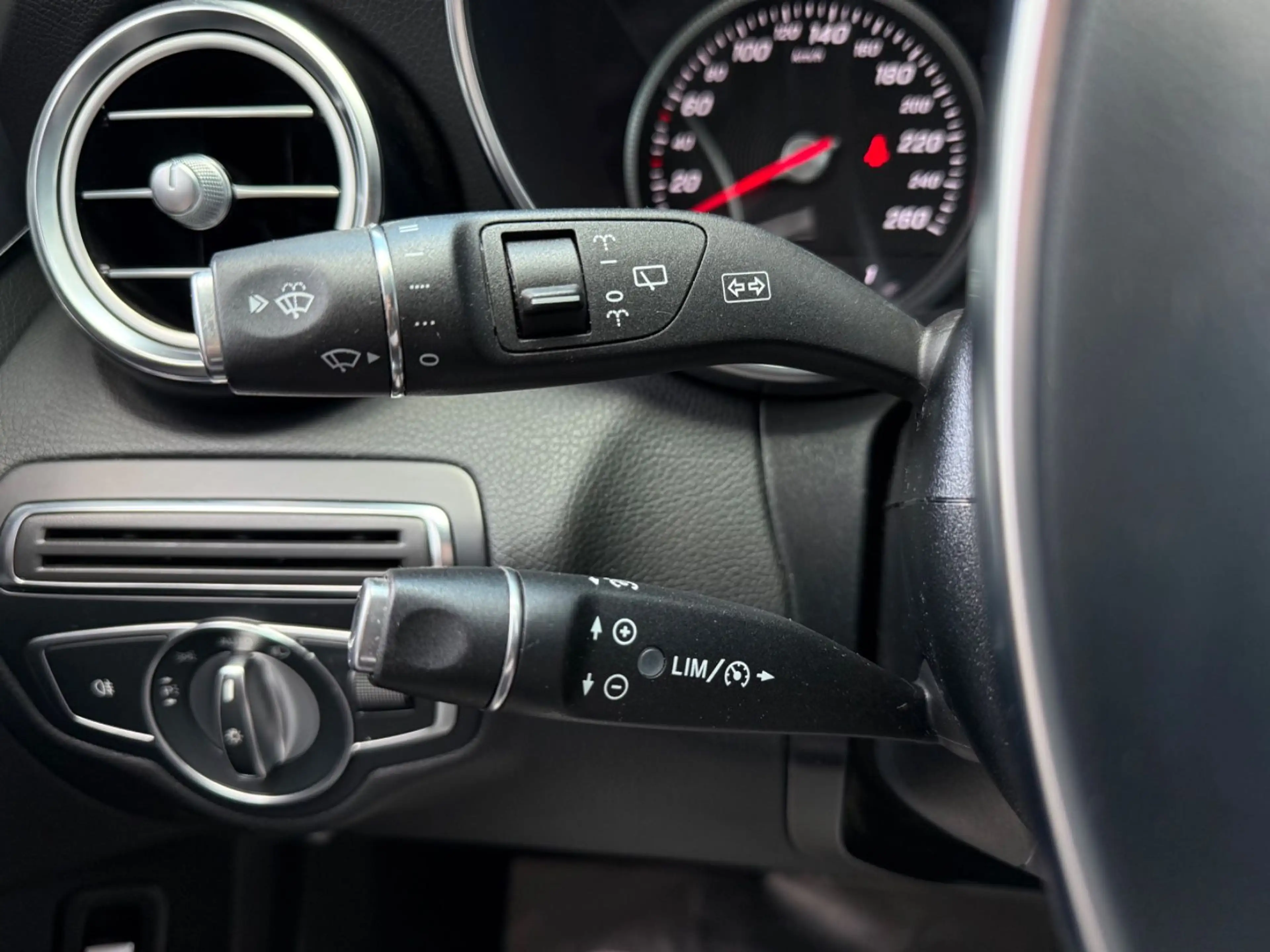 Mercedes-Benz C 250 T 9G AMG SPORT *KAMERA*AHK*NAVI* — photo 13