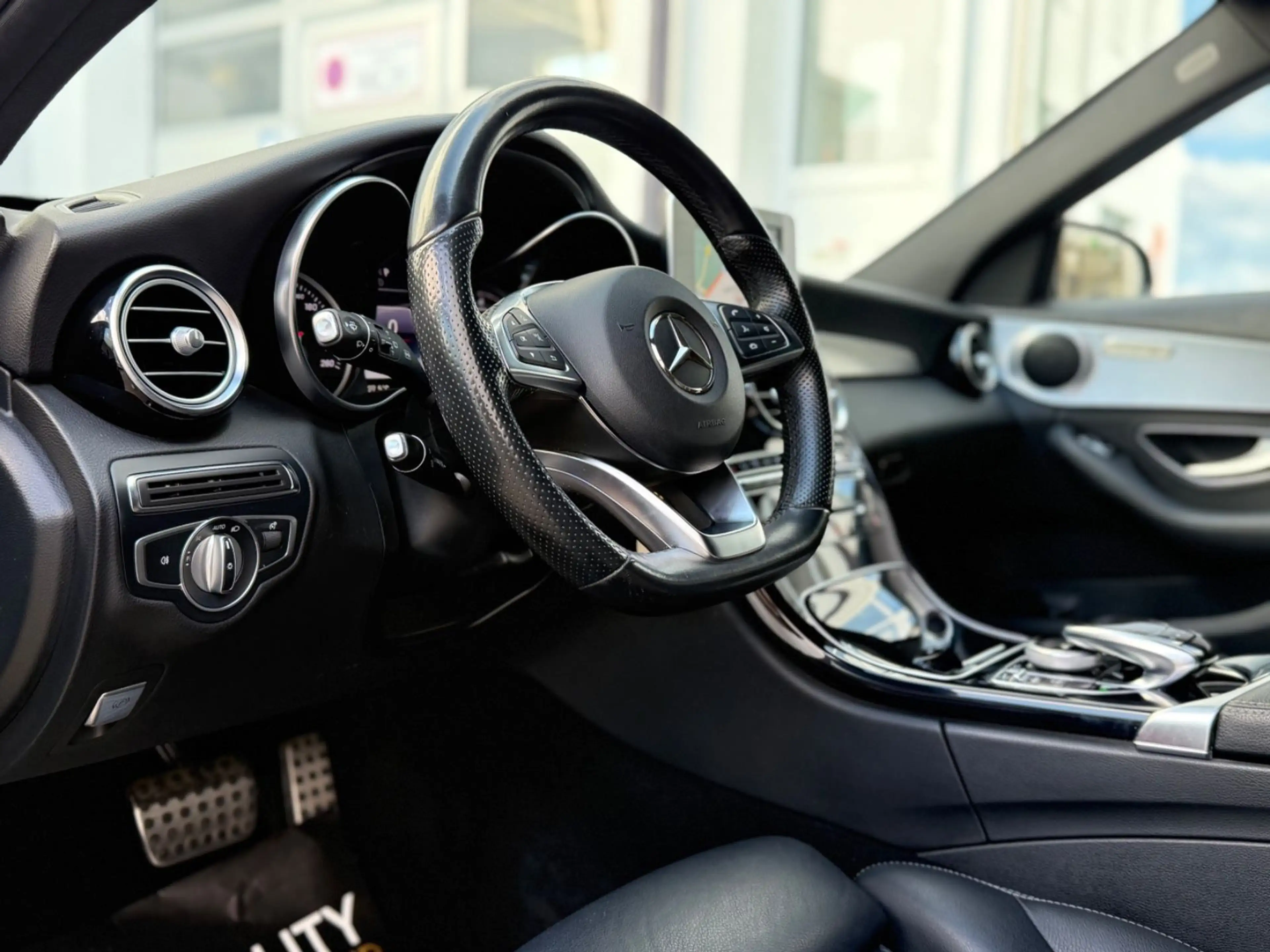 Mercedes-Benz C 250 T 9G AMG SPORT *KAMERA*AHK*NAVI* — photo 6