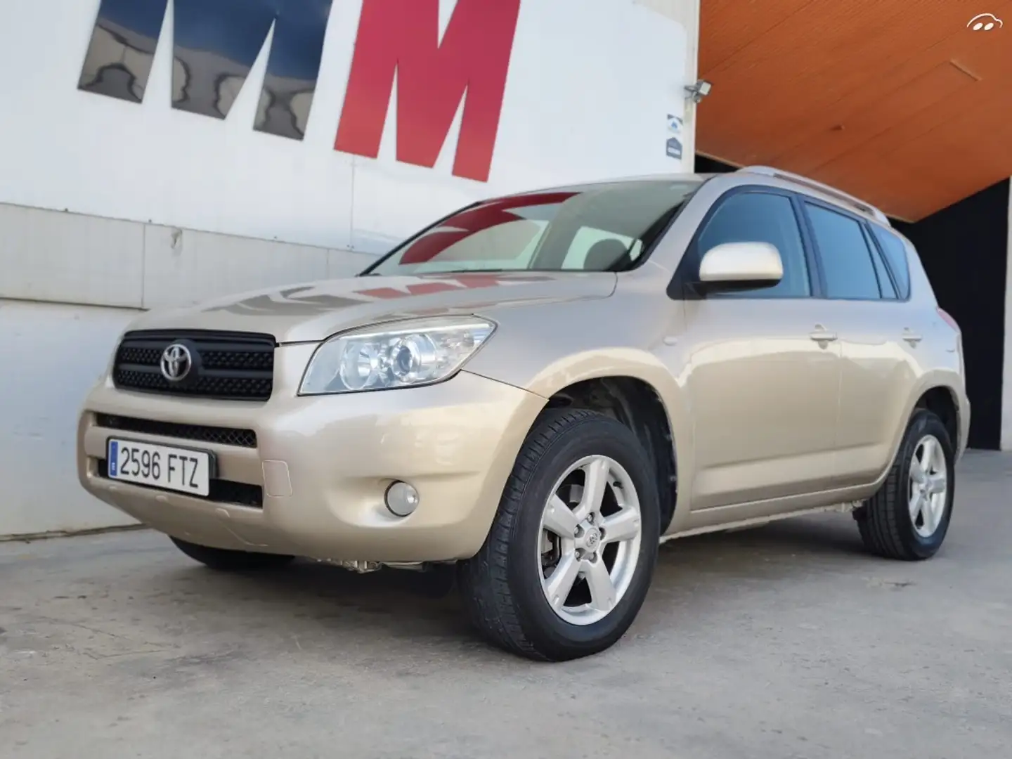 Toyota RAV 4 2.2D-4D Executive Beige - 1