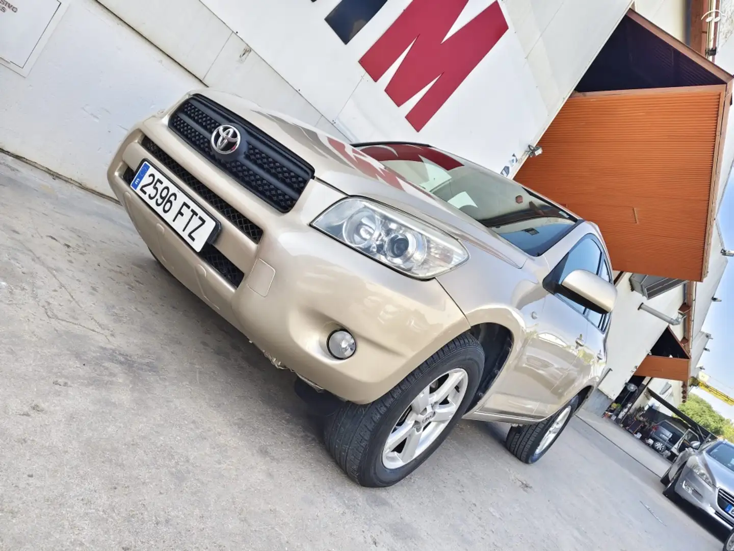 Toyota RAV 4 2.2D-4D Executive Beige - 2