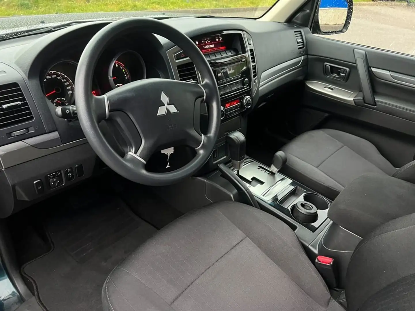 Mitsubishi Pajero 3.2 DI-D 16V aut. 5p. Verde - 2