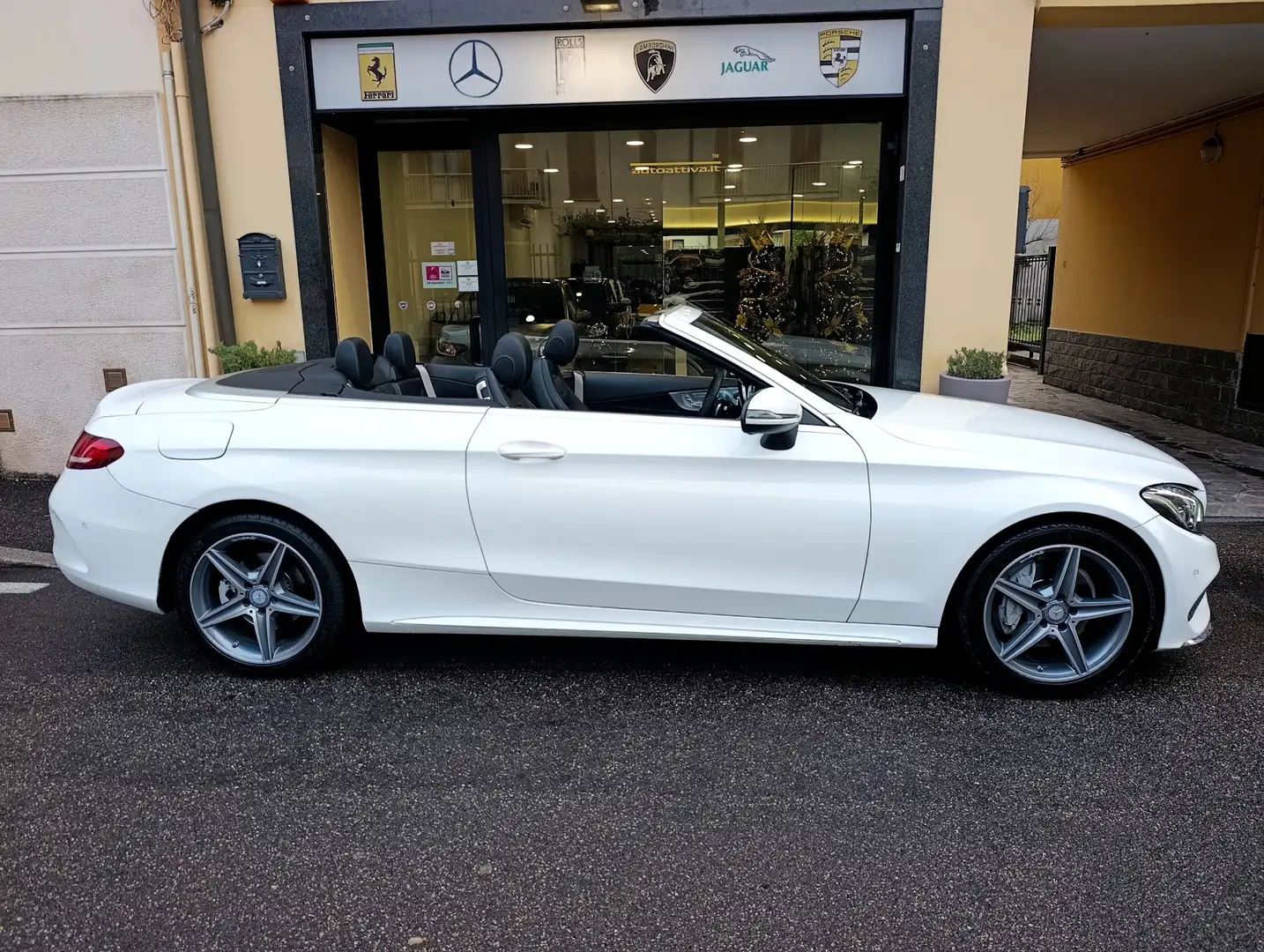 Mercedes-Benz C 220 d Cabrio Premium AMG 4matic aut uff. Mercedes Benz Weiß - 2