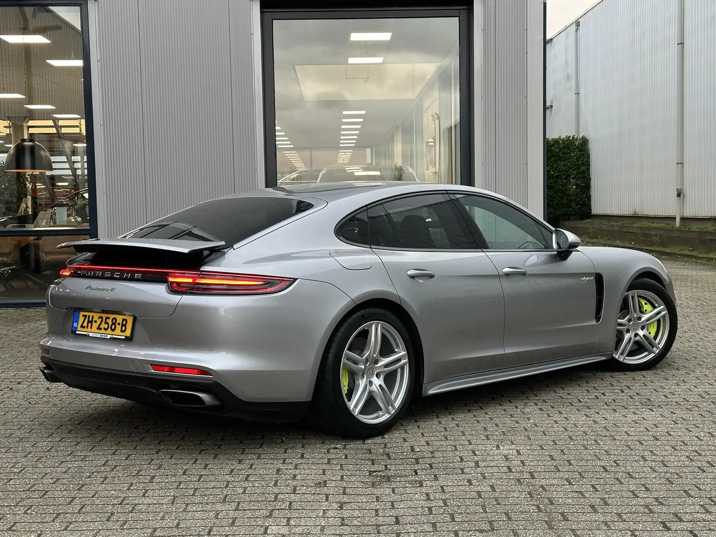 Porsche Panamera 2.9 4 E-Hybrid 462pk | Stoelventilatie/Sportuitlaa Gris - 2